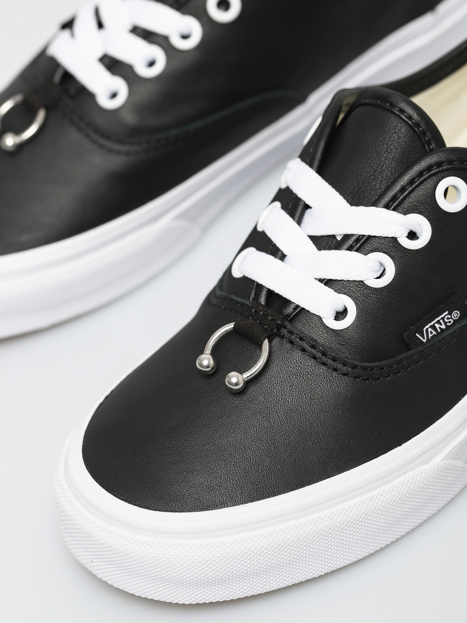 Vans Authentic Shoes (piercing black/true white)