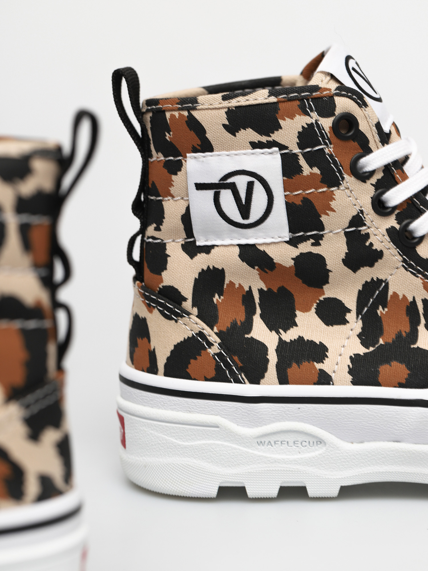 vans sentry leopard