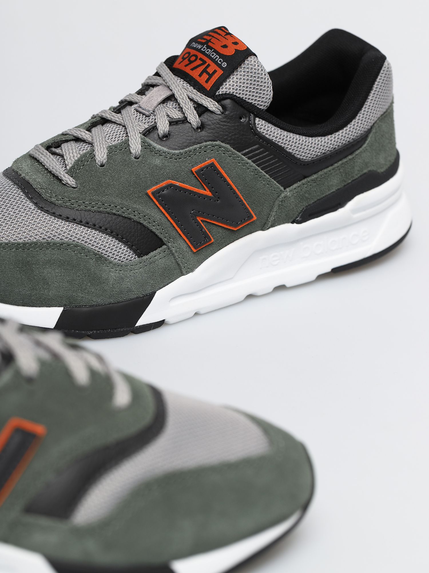 New Balance 997 Shoes (celadon)