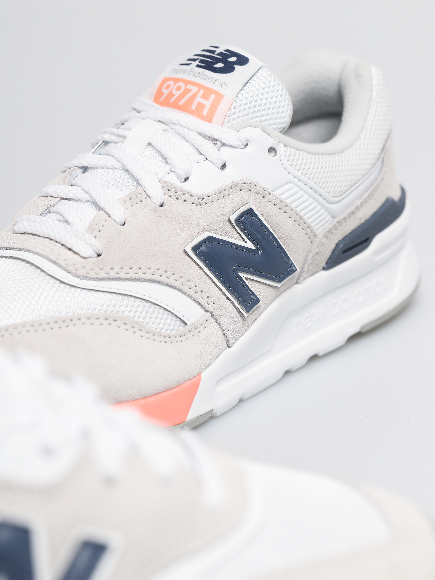 New Balance 997 Shoes Wmn Grey