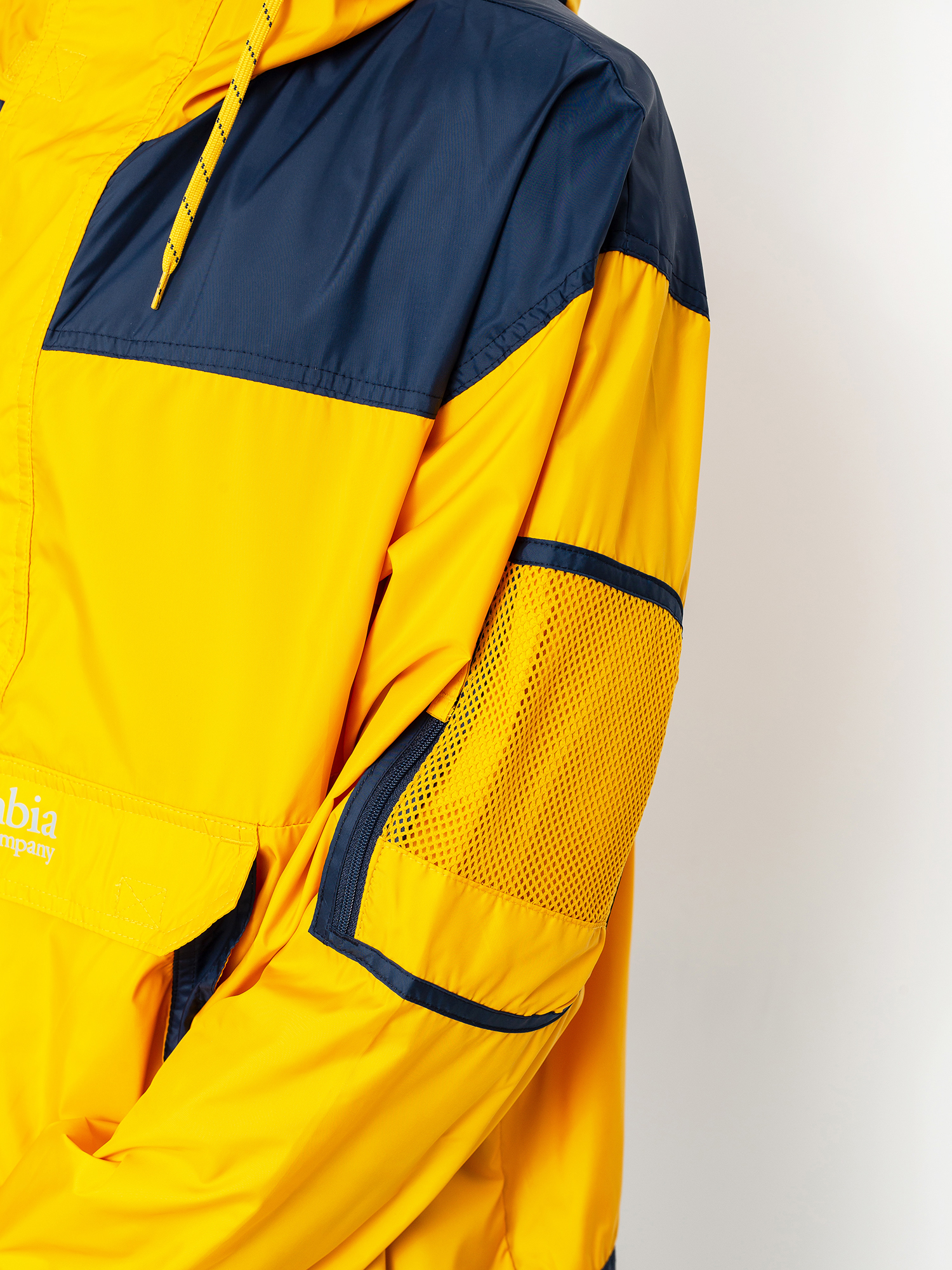 Columbia Challenger Jacket (bright gold/collegiate navy)