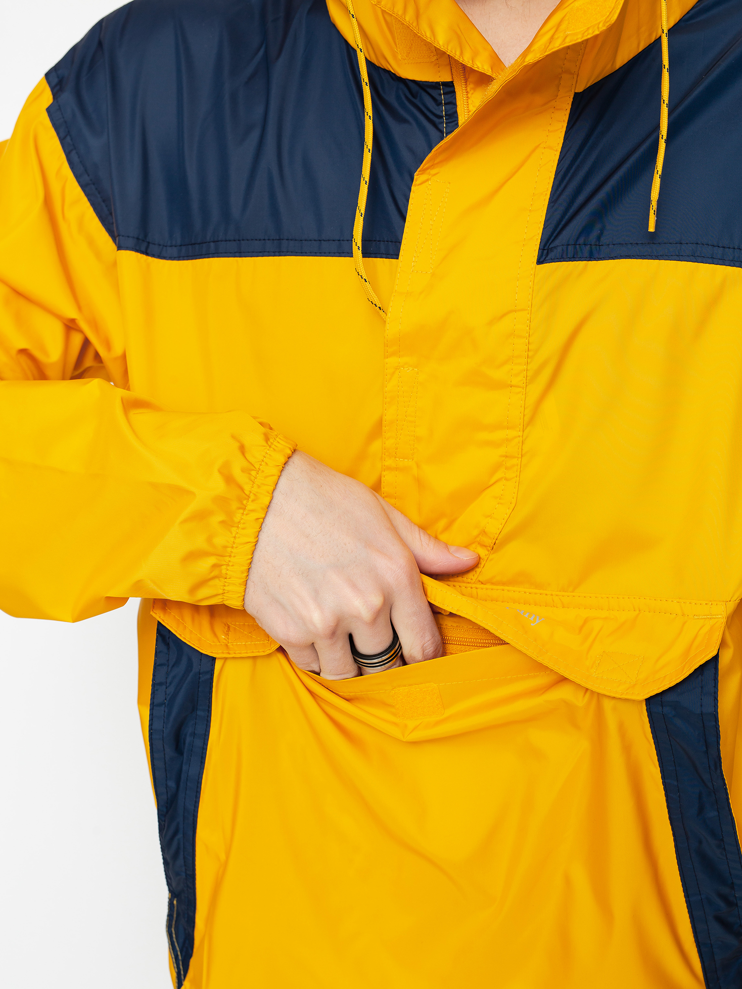 Columbia Challenger Jacket (bright gold/collegiate navy)