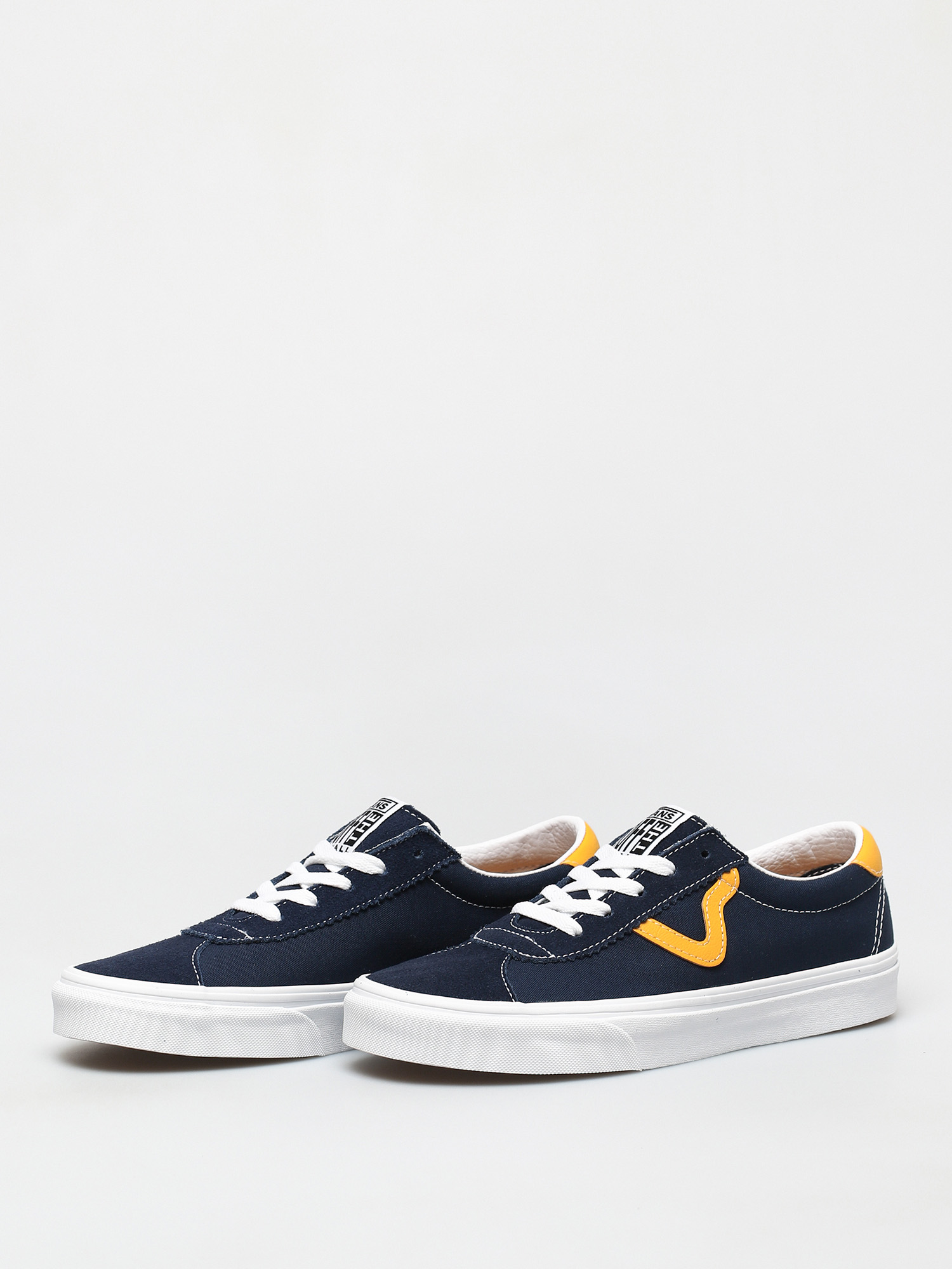classic sport shoes