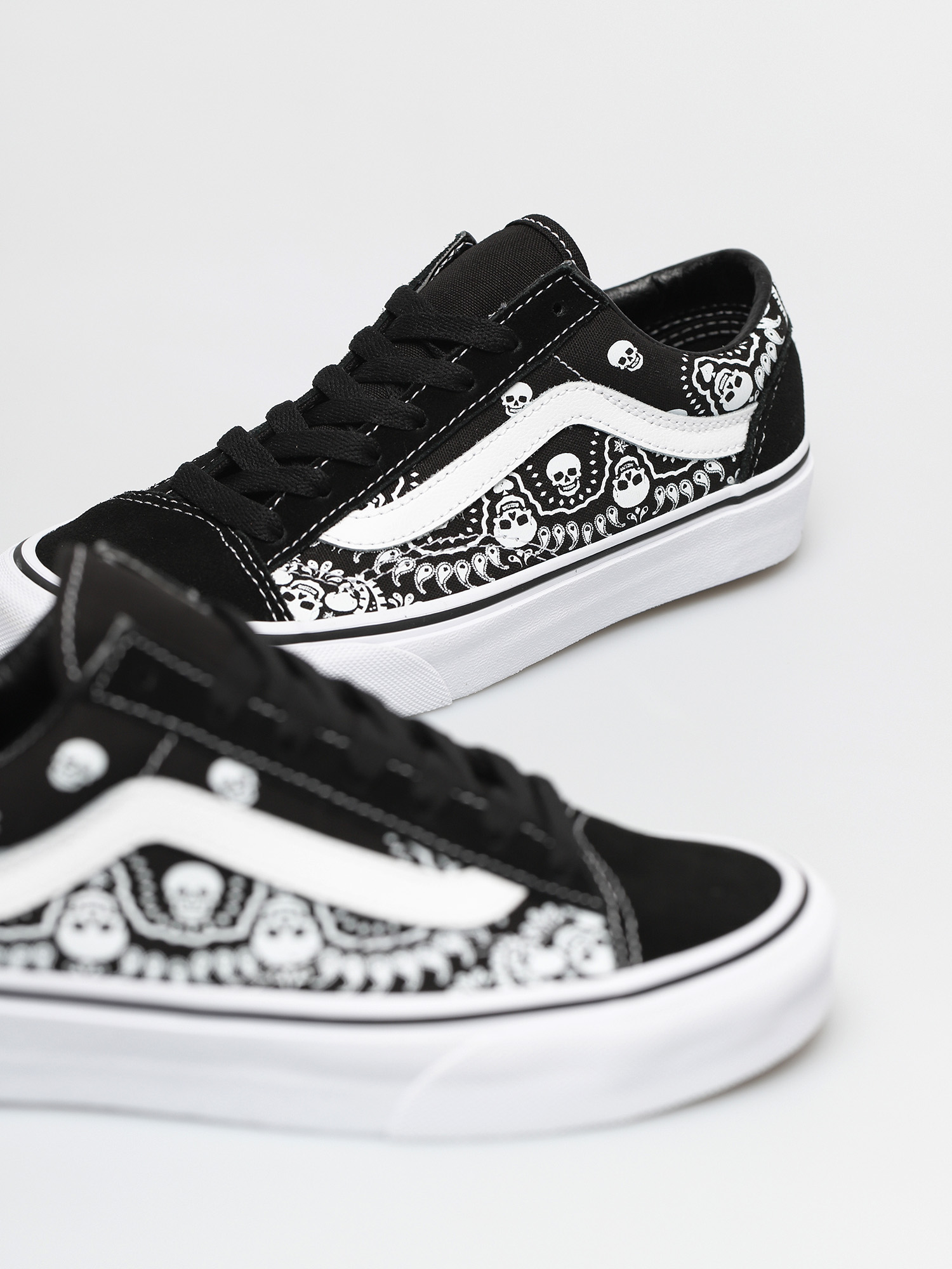 Vans Style 36 Schuhe (bandana black/true white)