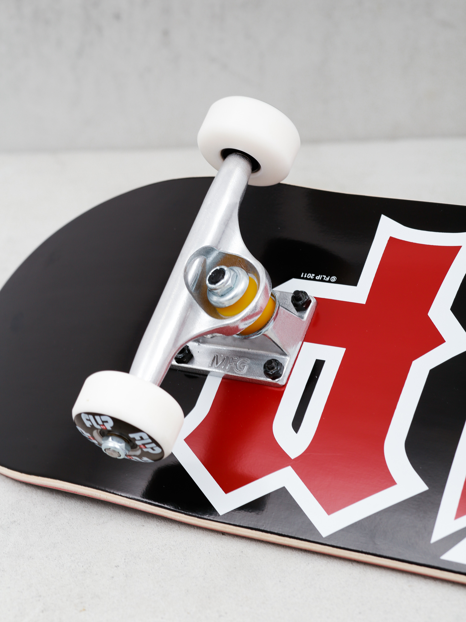 Flip HKD Skateboard (black)