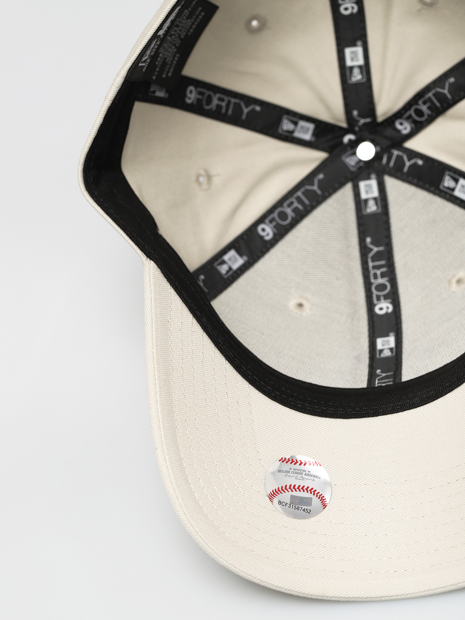 New Era League Essential 9Forty New York Yankees ZD Cap (med beige)