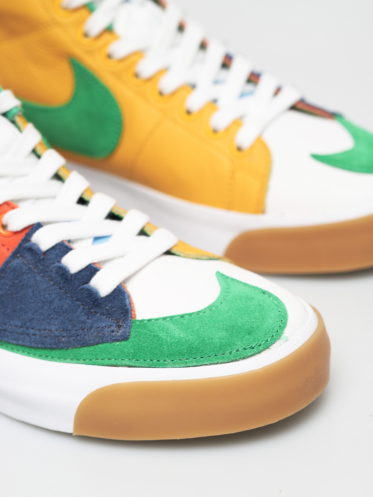 Nike SB Zoom Blazer Mid Edge Shoes (safety orange/lucky green)