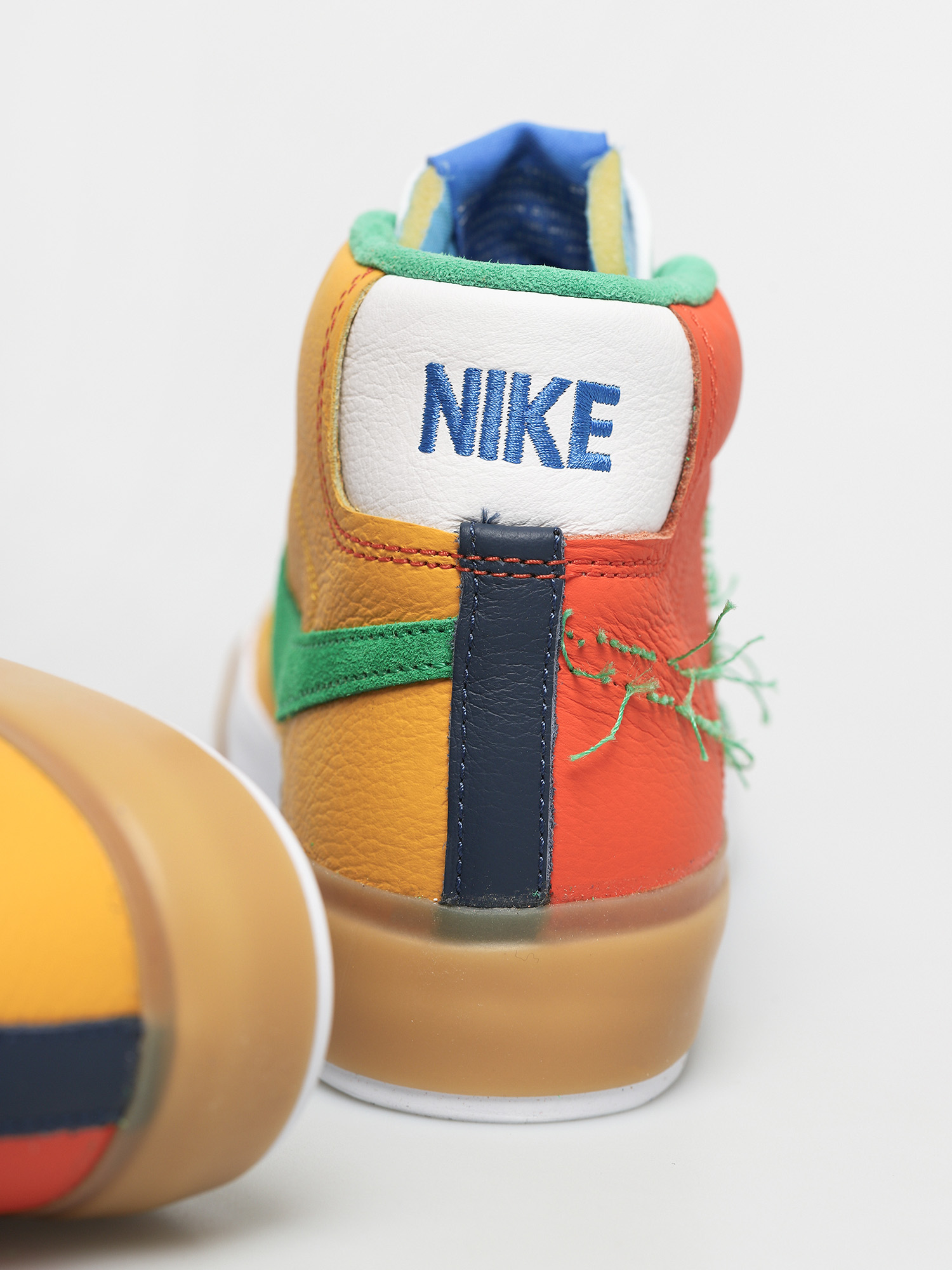 Nike SB Zoom Blazer Mid Edge Shoes (safety orange/lucky green)