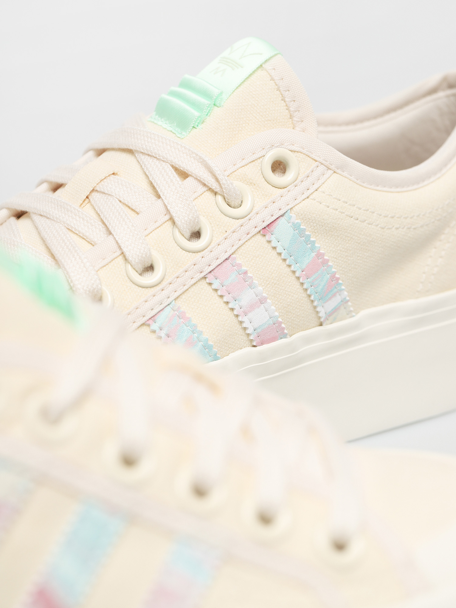 adidas Originals Nizza Platform Schuhe Wmn (cwhite/cwhite/frogrn)