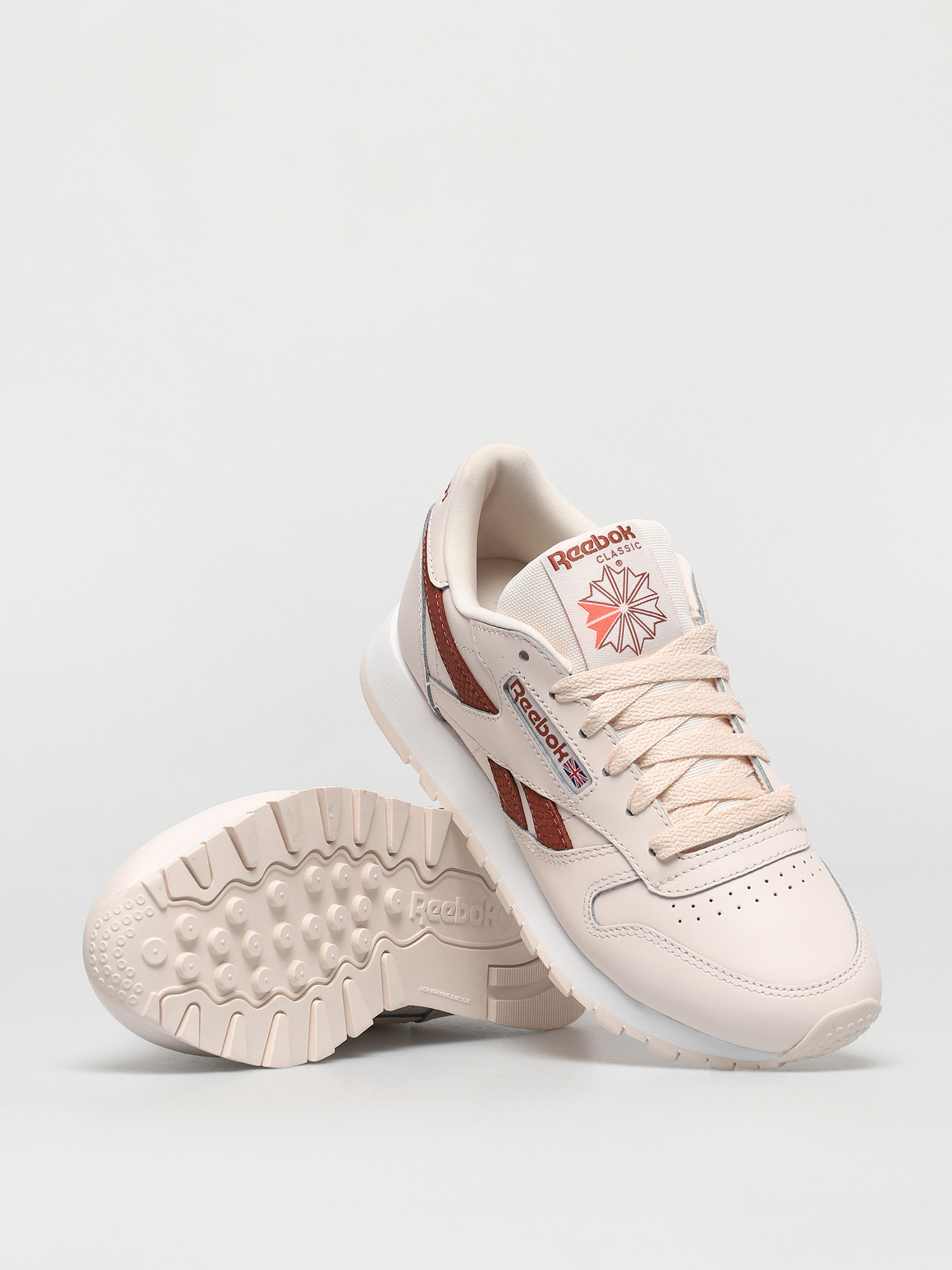 Reebok Cl Lthr Shoes Wmn Cerpnk White Bakear