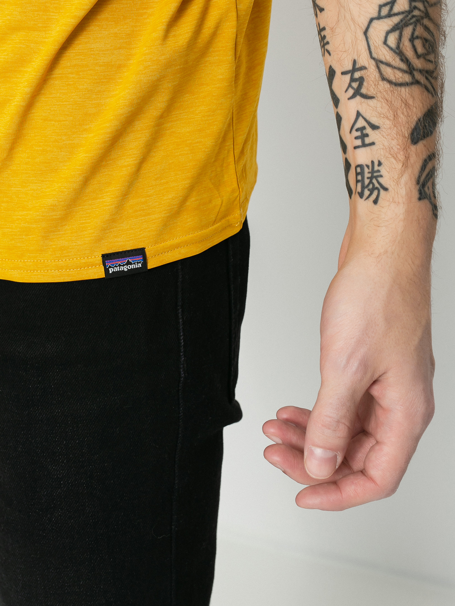 Patagonia Cap Cool Daily Graphic T-shirt (mtb crest/hawk gold x dye)