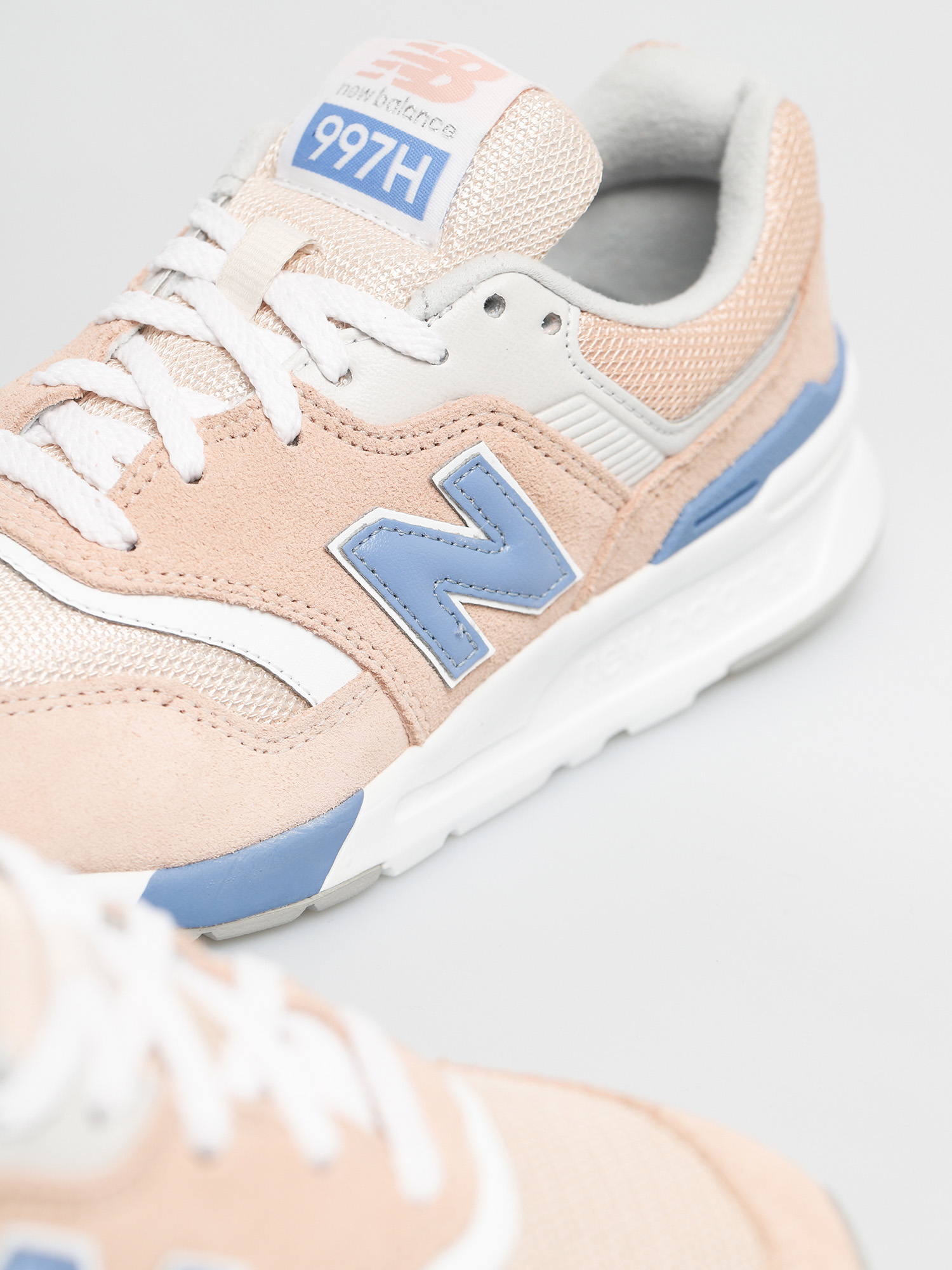 new balance 997s rose