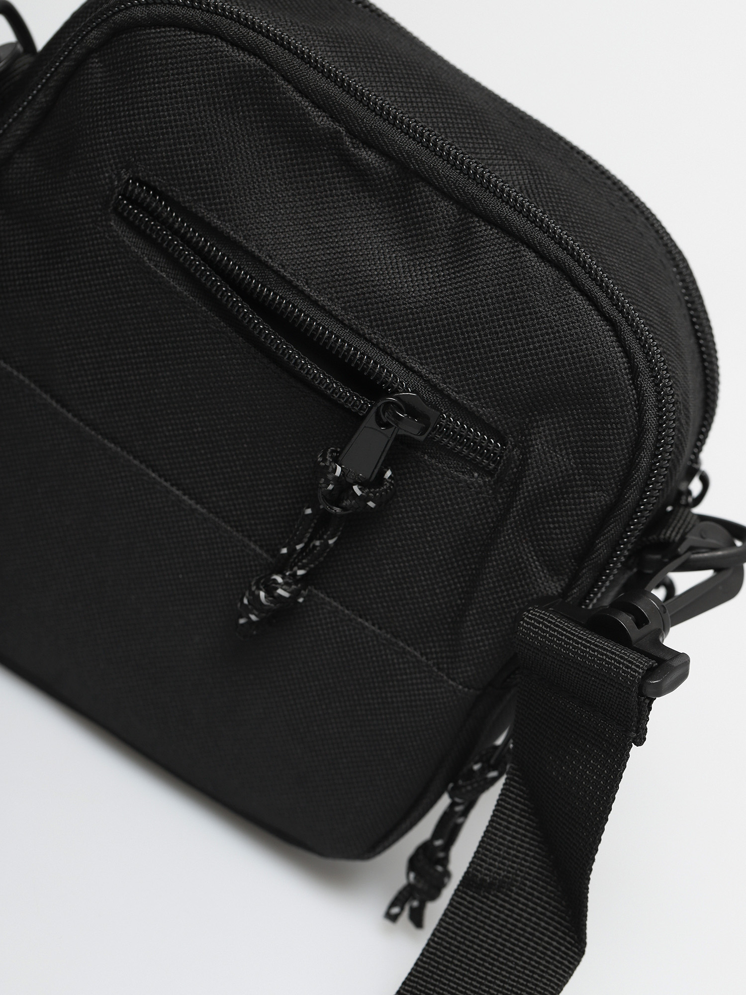 OBEY Conditions Traveler III Bag (black)