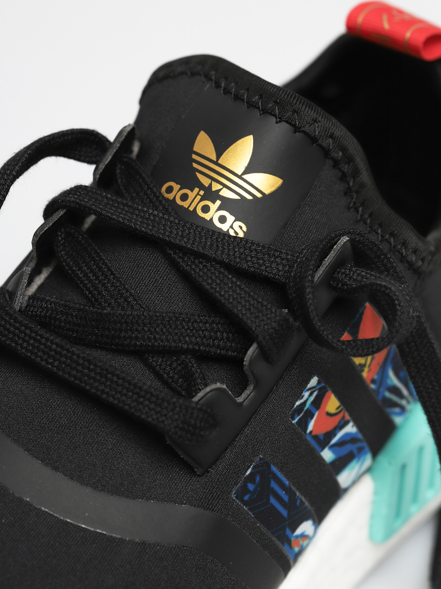 adidas Originals Nmd R1 Shoes Wmn (cblack/supcol/acimin)