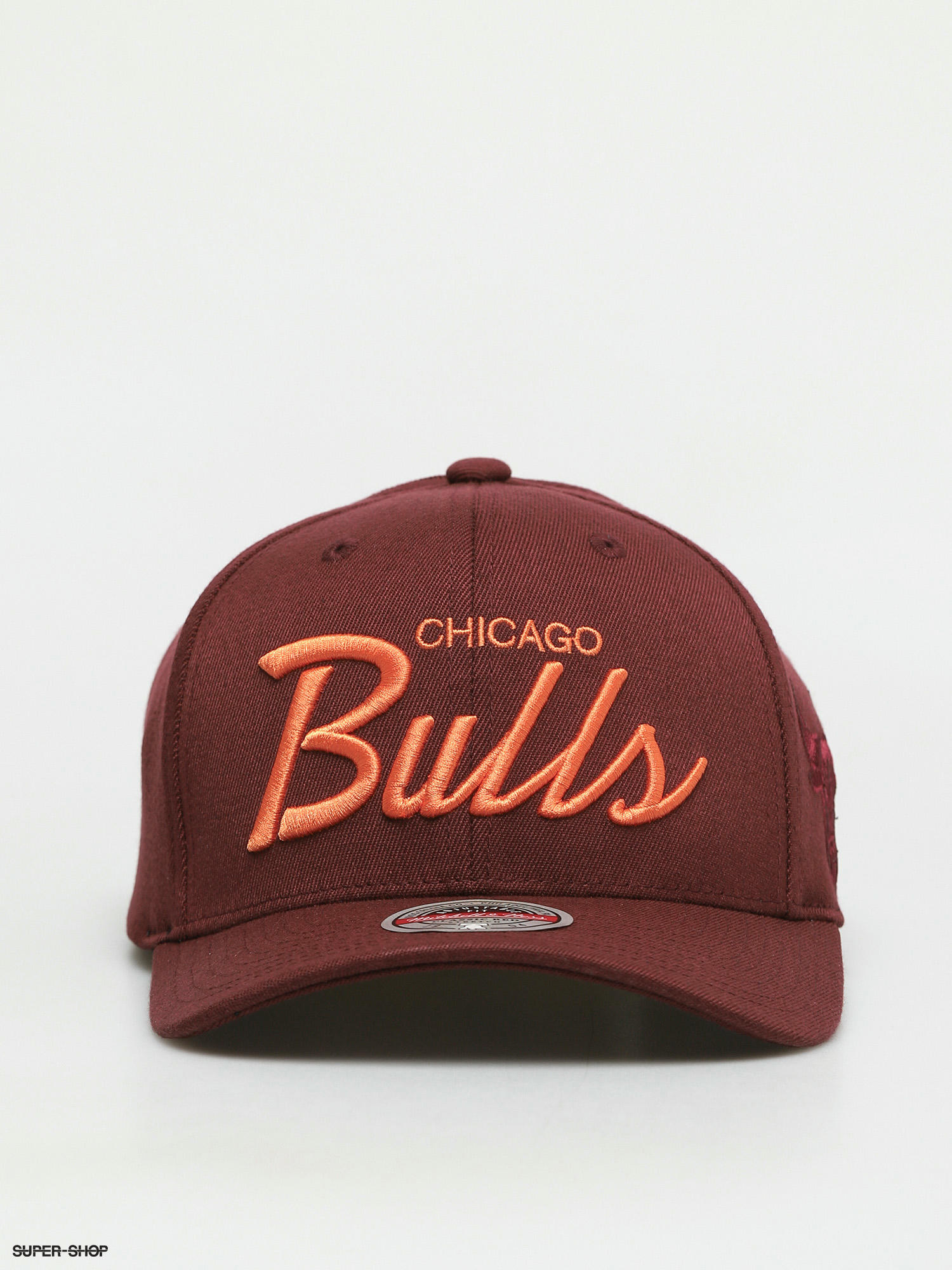 Mitchell & Ness 110 Chicago Bulls snapback cap in red