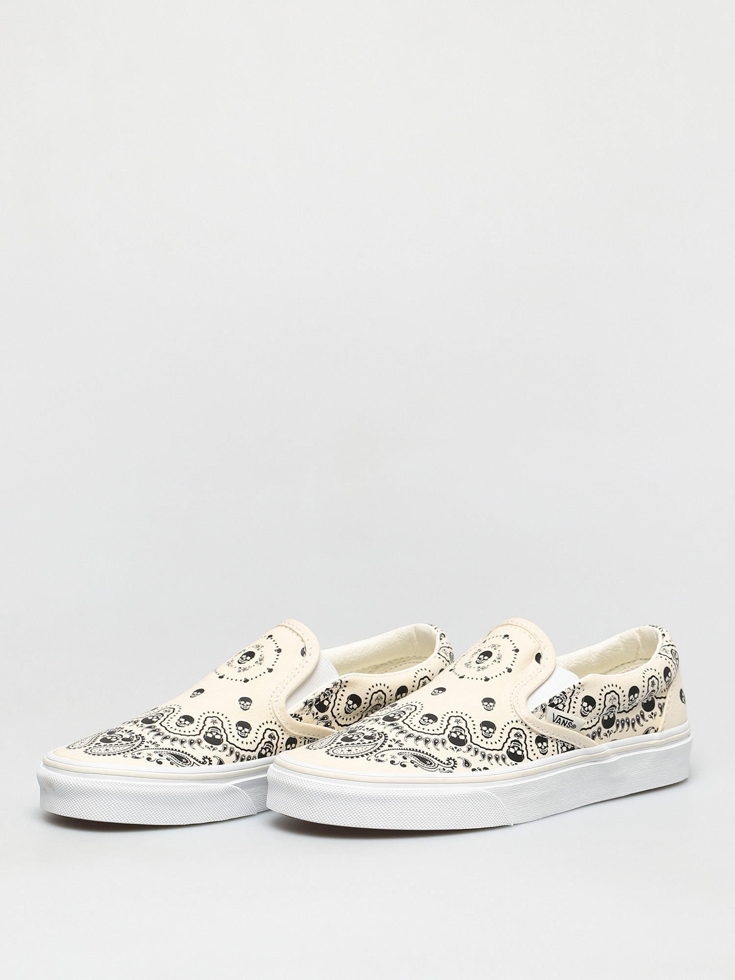 Vans Classic Slip On Shoes (bandana classic white/black)
