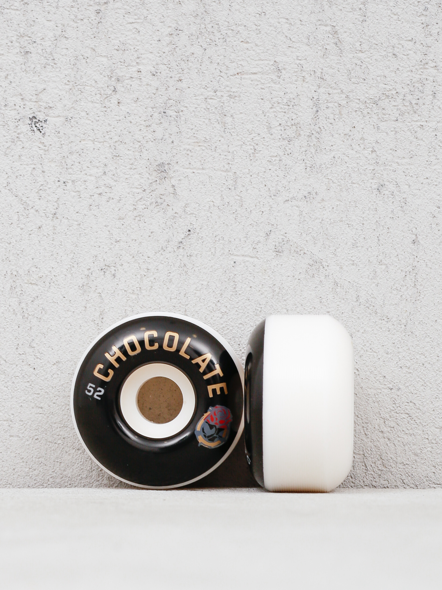 Chocolate Luchadore Staple Rollen (white/black/gold)