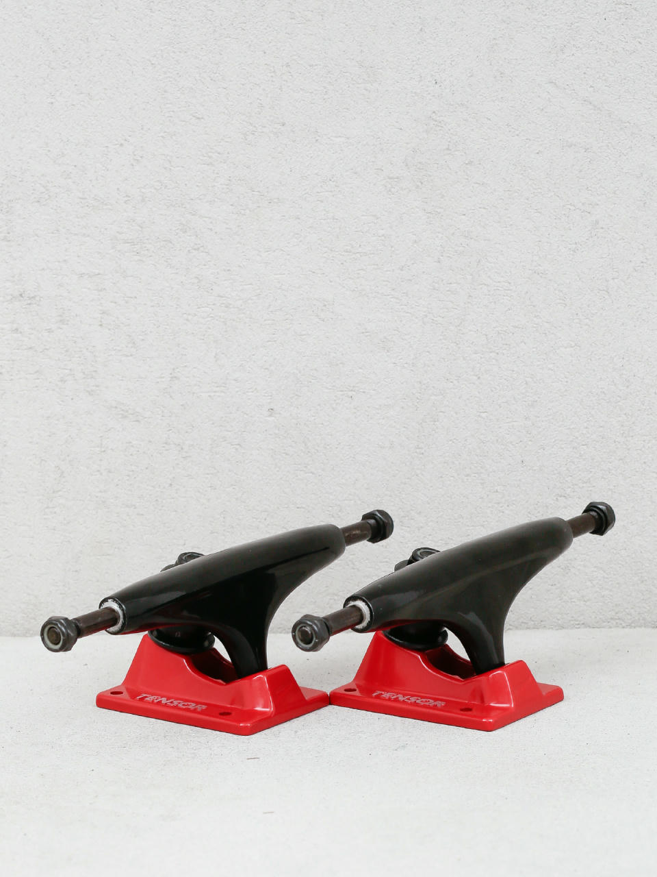 Tensor Alloys Trucks (black/red)