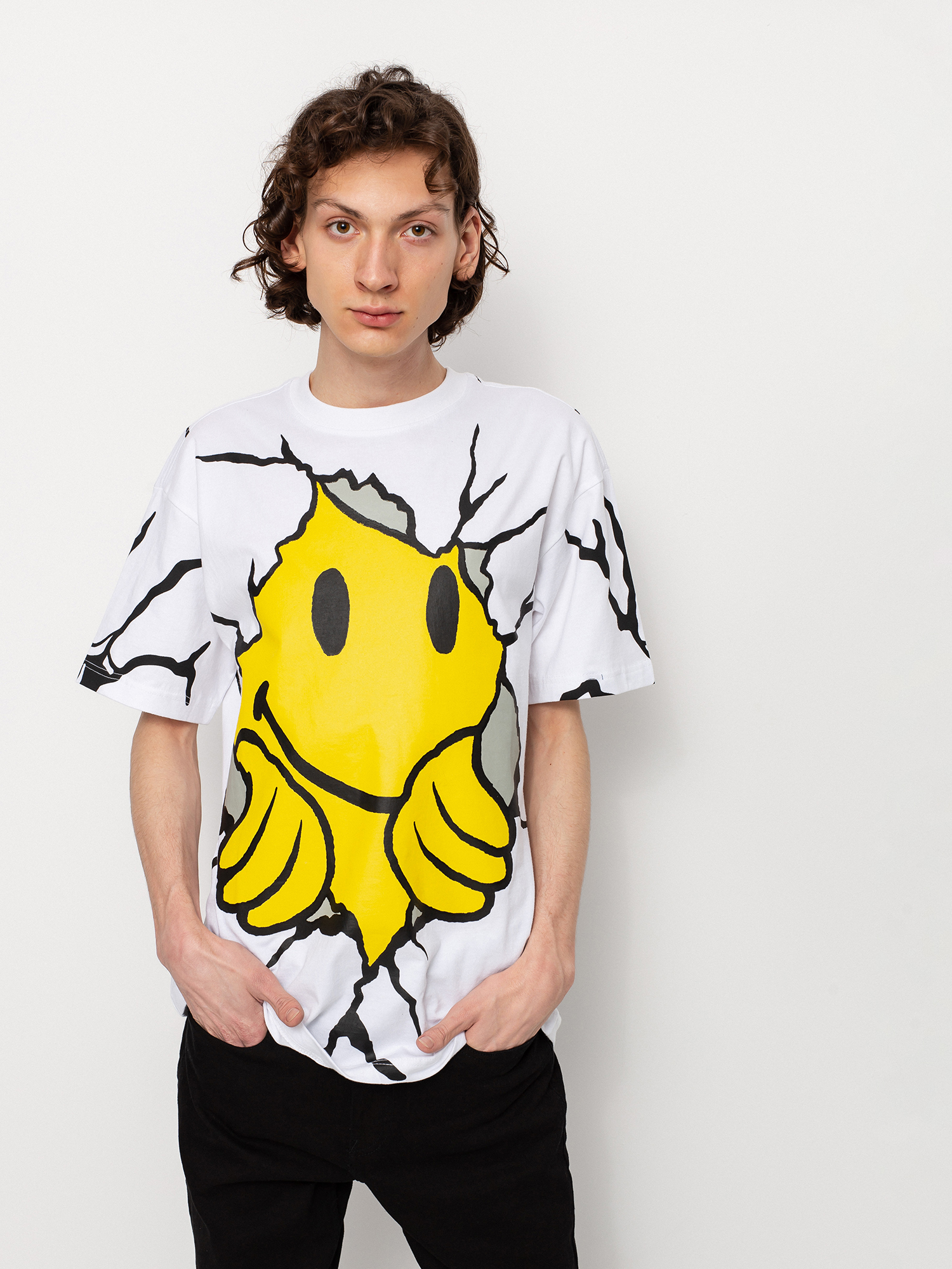Chinatown Market Smiley Dry Wall Breaker T-shirt (white)