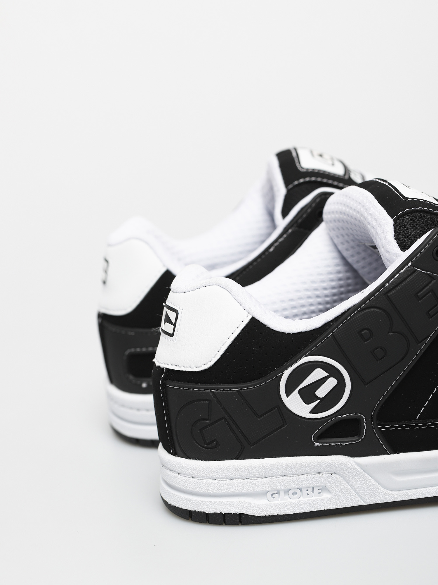 Globe Tilt Shoes (black/white/black)