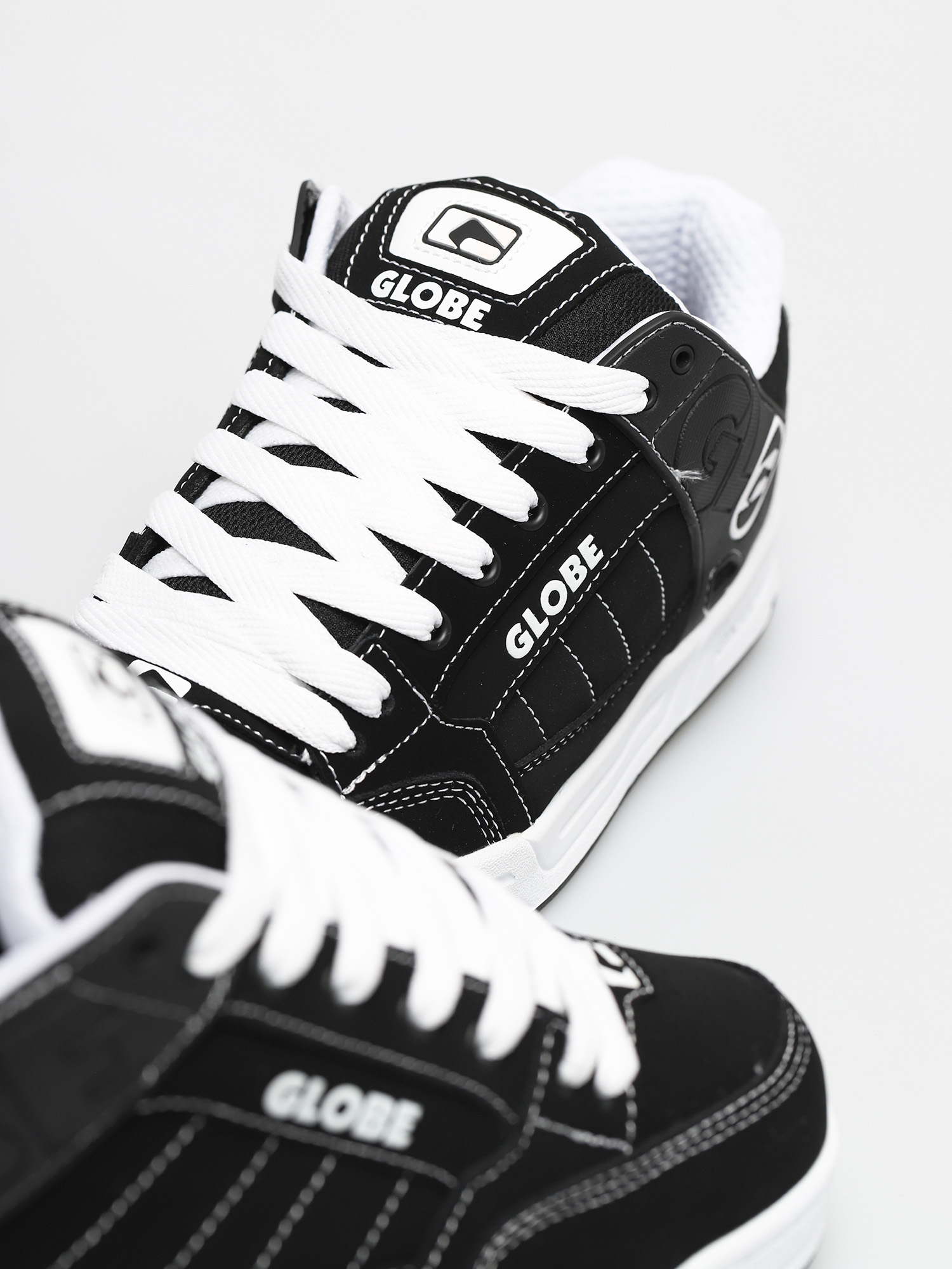 Globe Tilt Shoes (black/white/black)