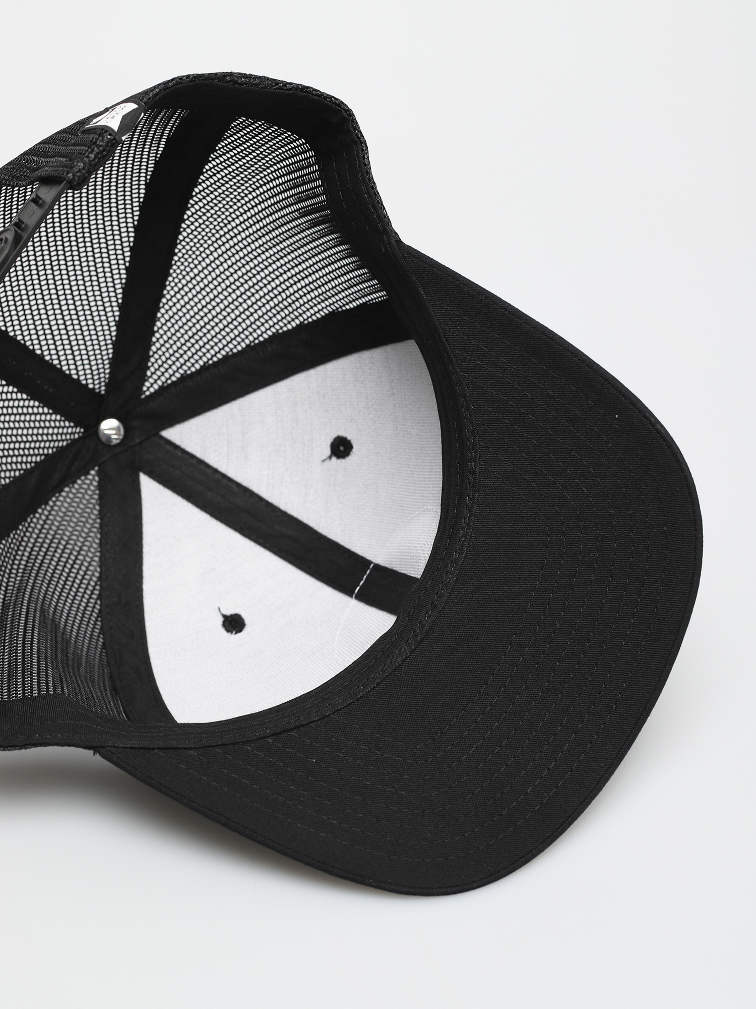 Salty Crew Bruce Retro Trucker ZD Cap (black)