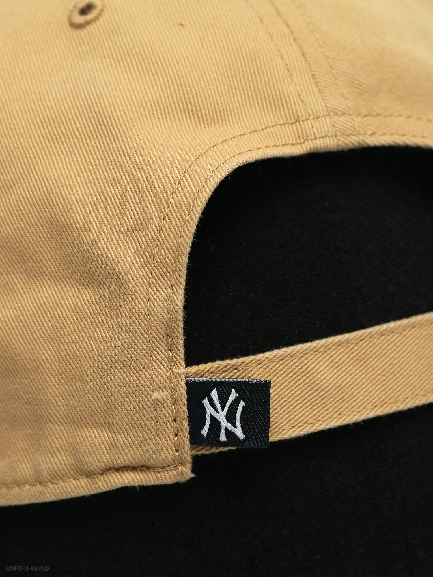 New York Yankees New Era 9Fifty League Essential Tan Snapback Baseball Cap