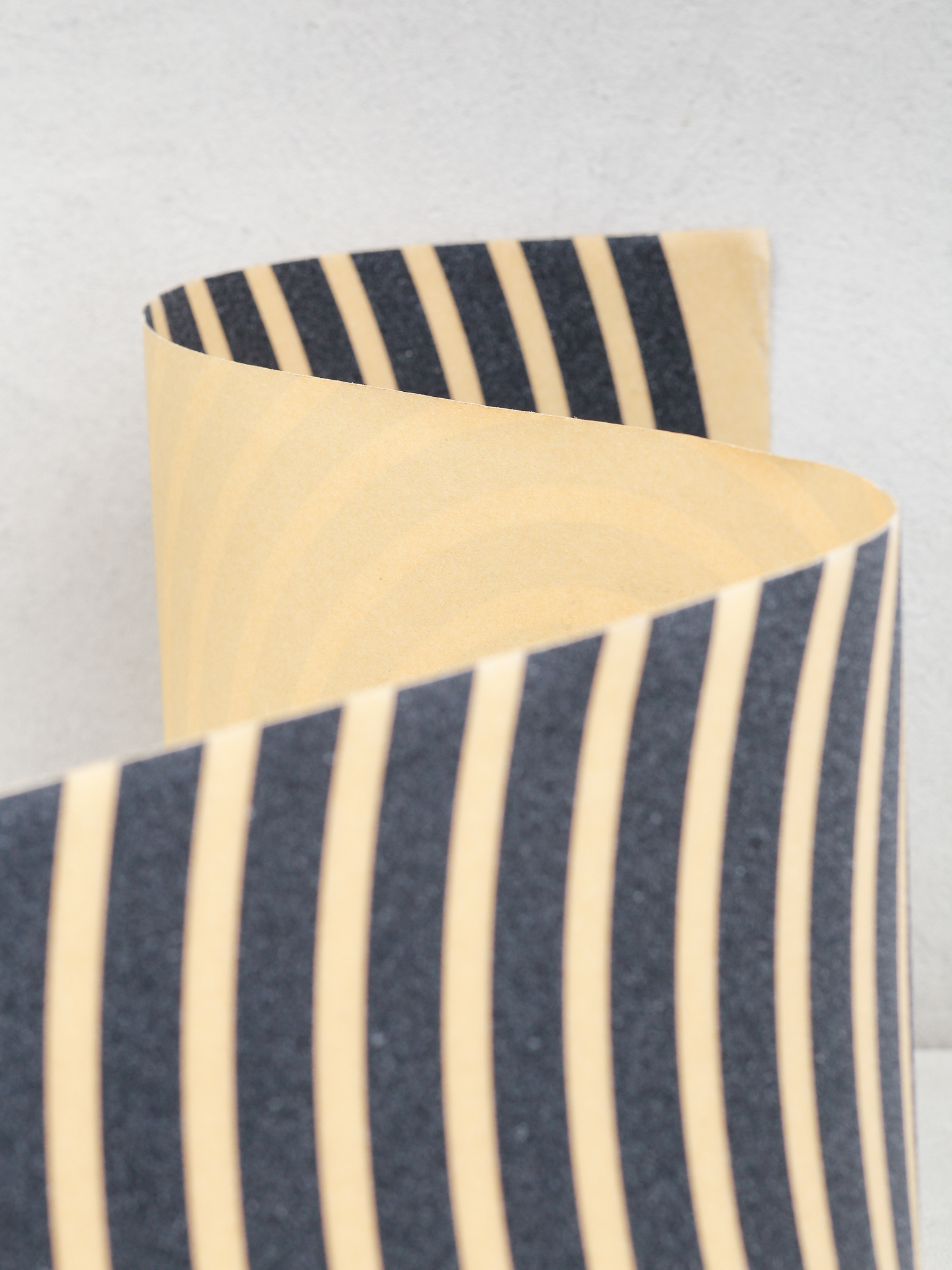 Madness Swirl Clear Grip (black/white)