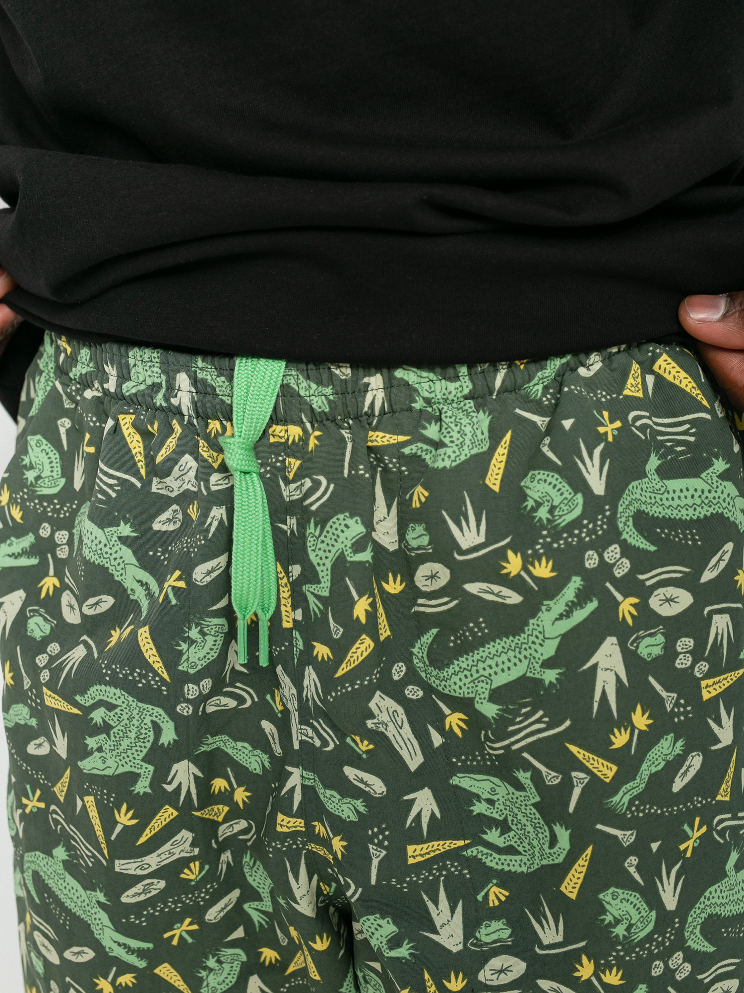 Patagonia Baggies Longs 7in Shorts (alligators and bullfrogs/kale green)