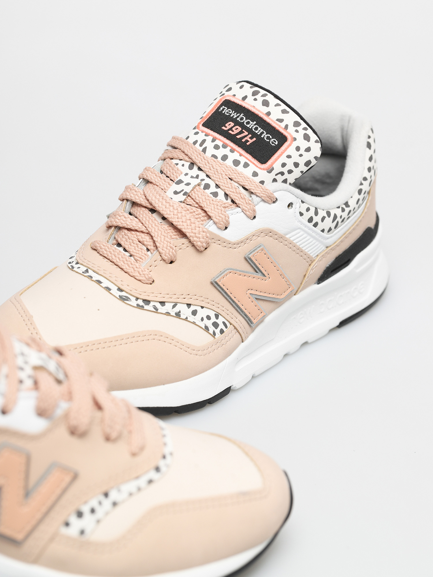 New Balance 997 Shoes Wmn (light pink)