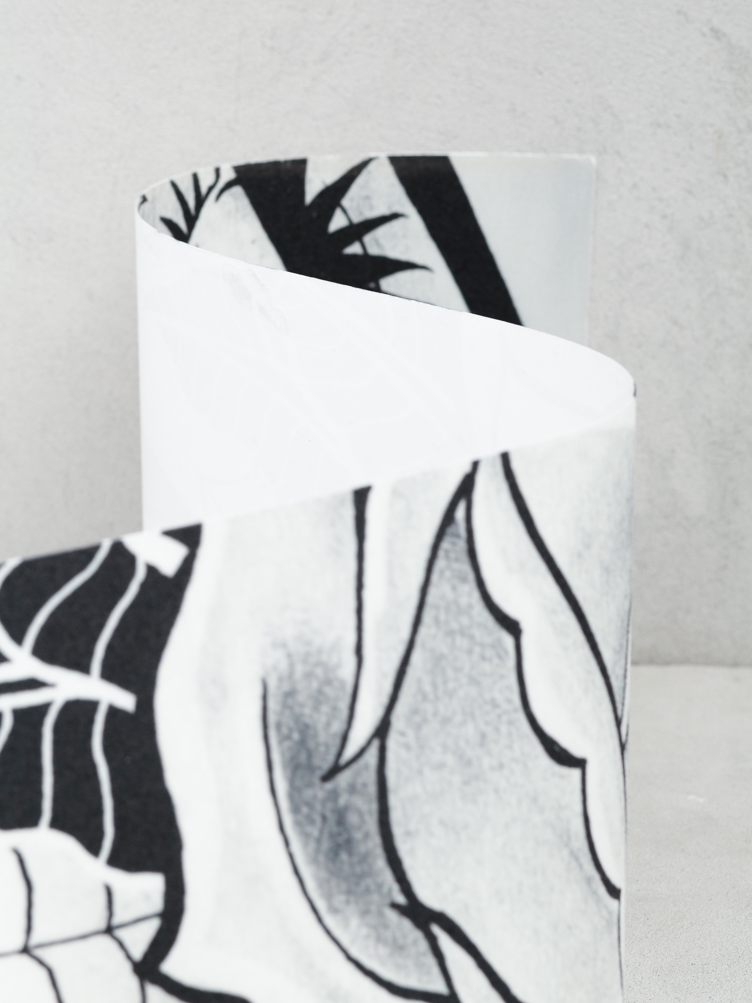 Hard Luck Sad Girl Grip (white/black)