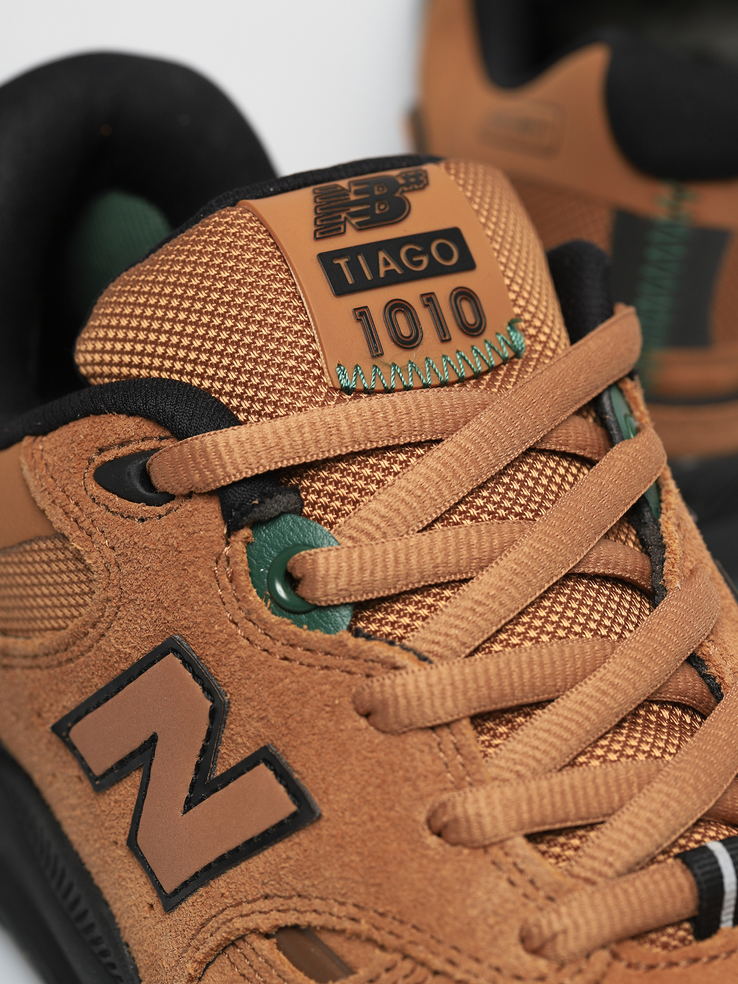New Balance 1010 Shoes (brown/green)