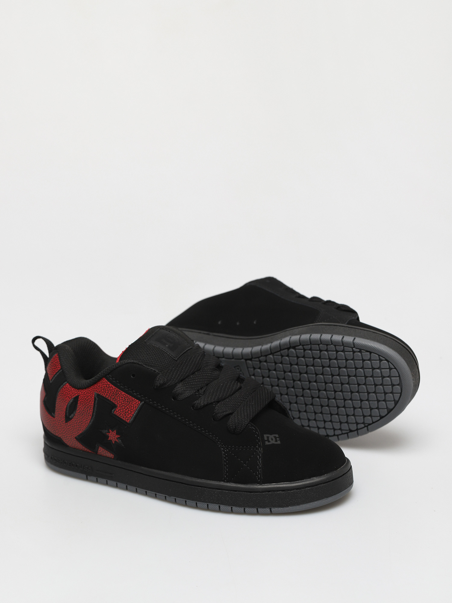 DC Court Graffik Shoes (black/red print)