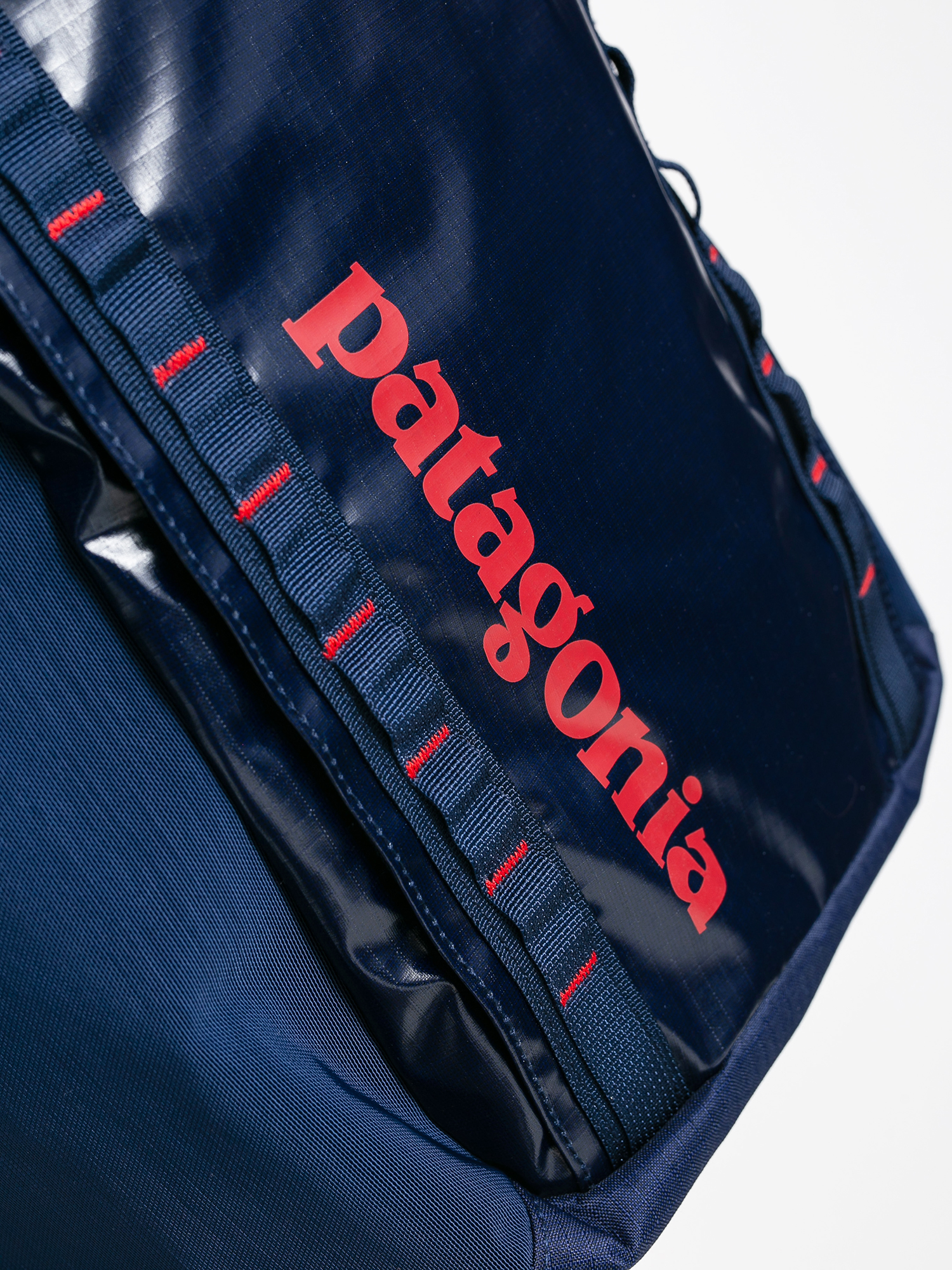 Patagonia Black Hole Pack 32L Backpack (classic navy)