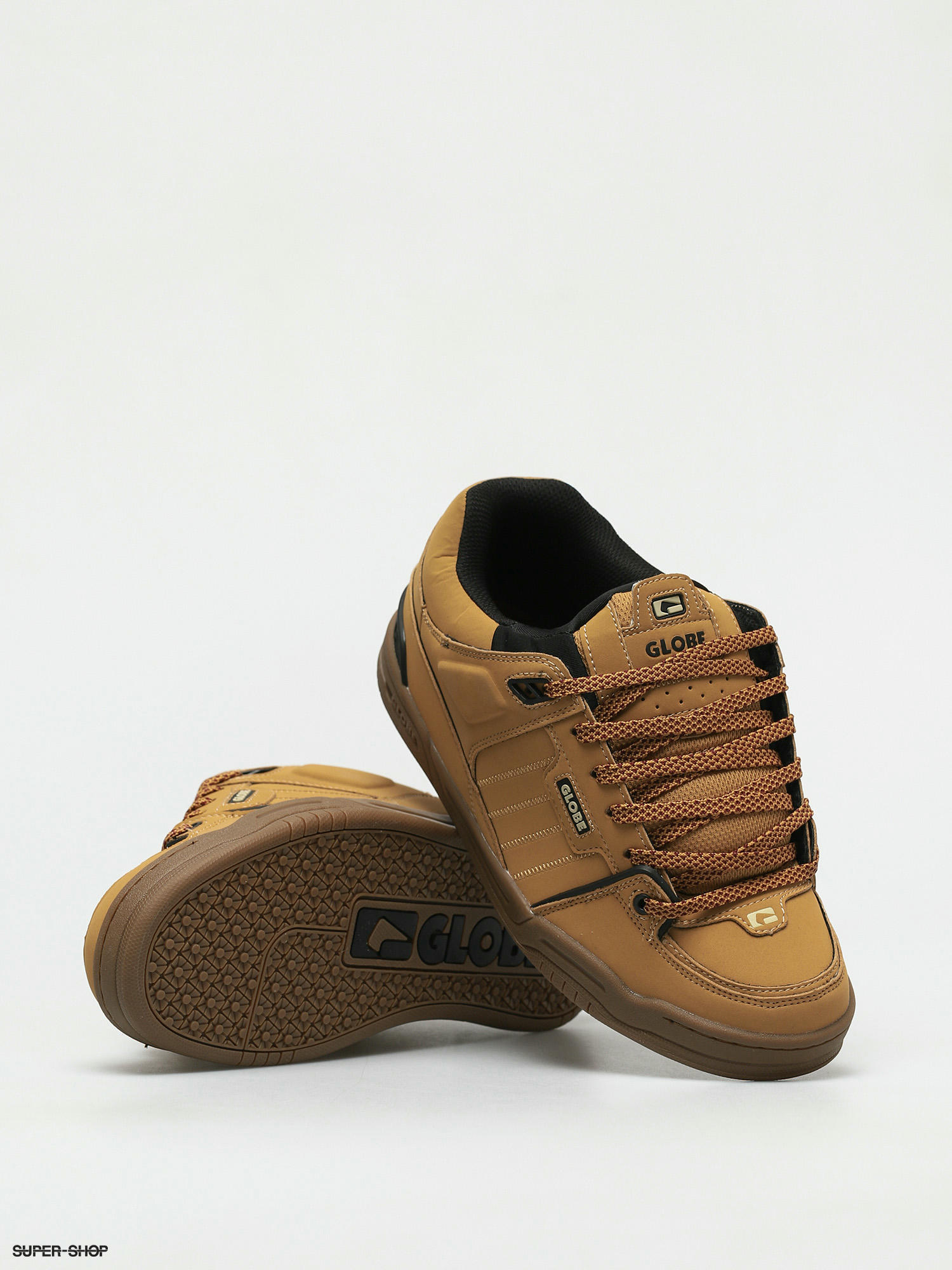 Globe best sale skateboarding shoes