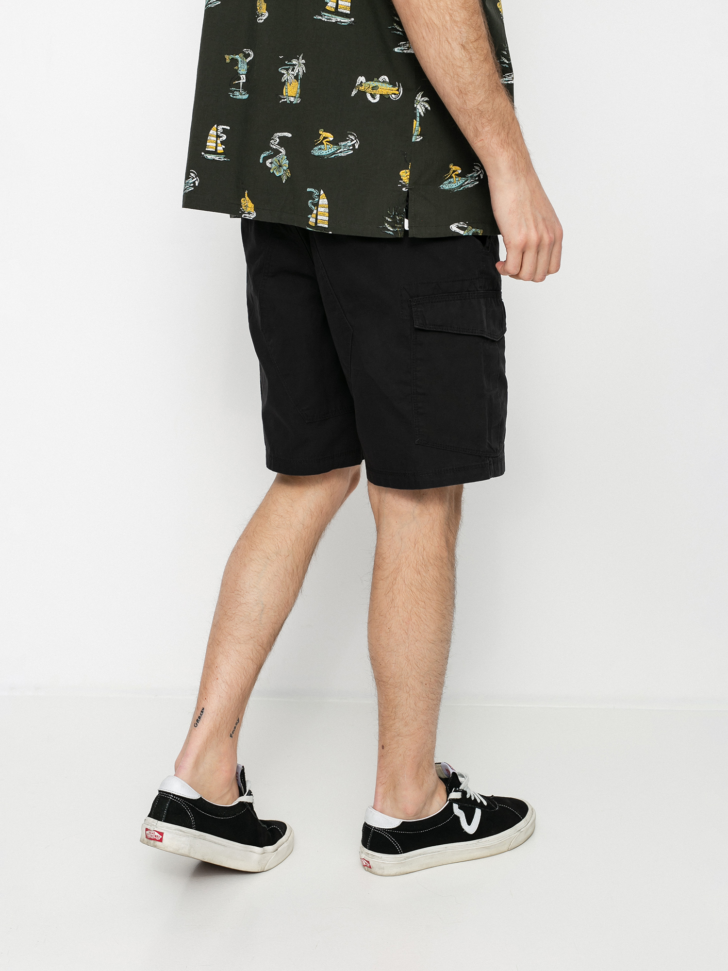 Volcom Miter III Cargo 20 Shorts (black)