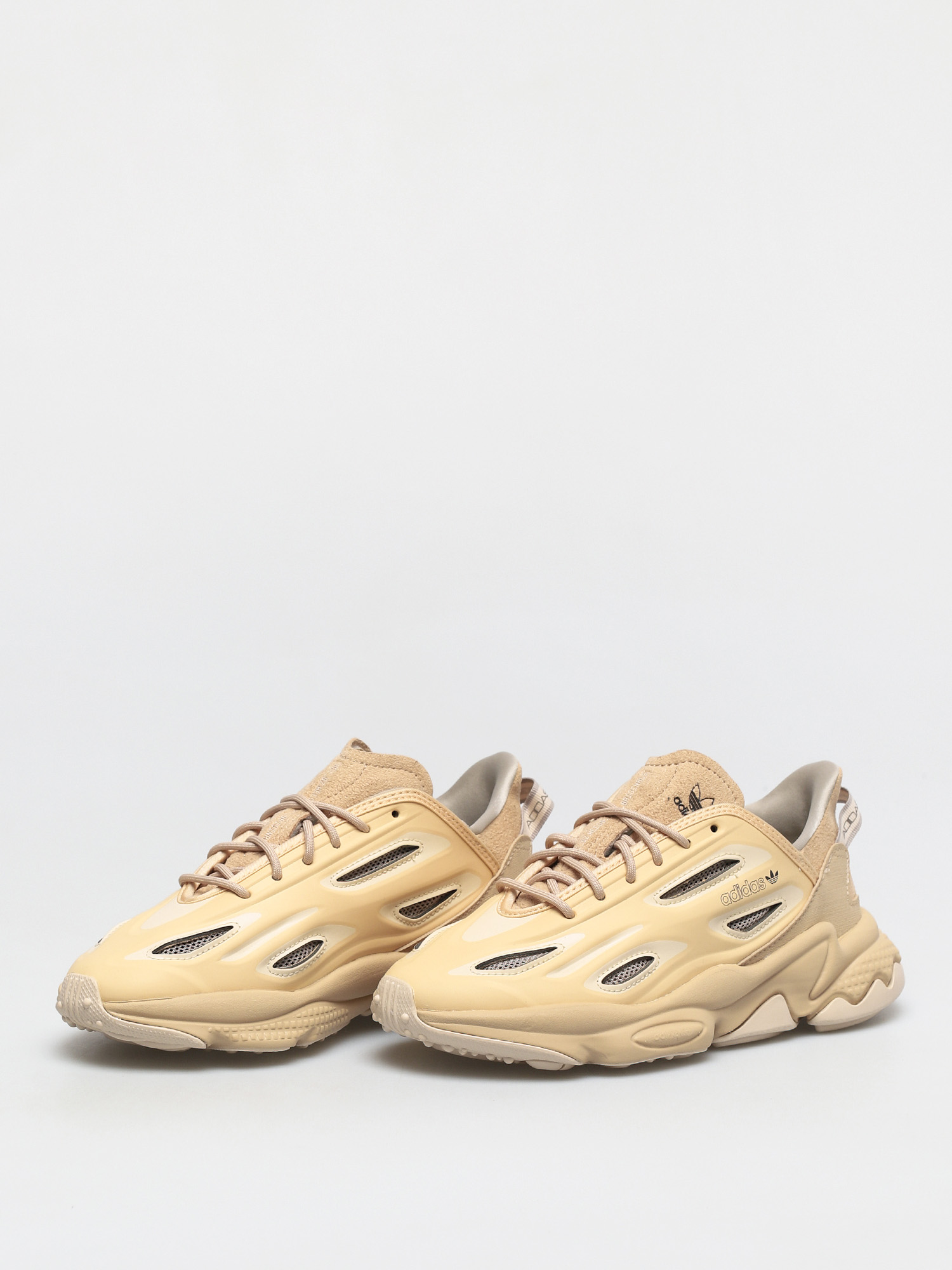 adidas Originals Ozweego Celox Shoes Wmn (stpanu/linen/lbrown)