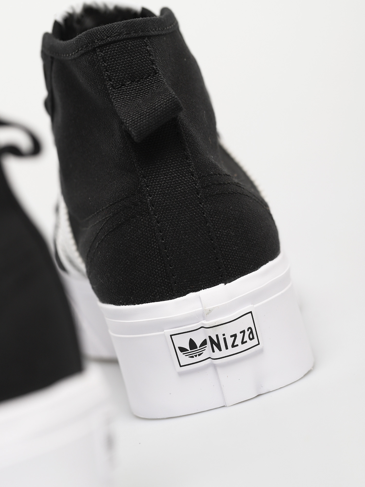 adidas Originals Nizza Platform Mid Shoes Wmn (cblack/ftwwht/ftwwht)
