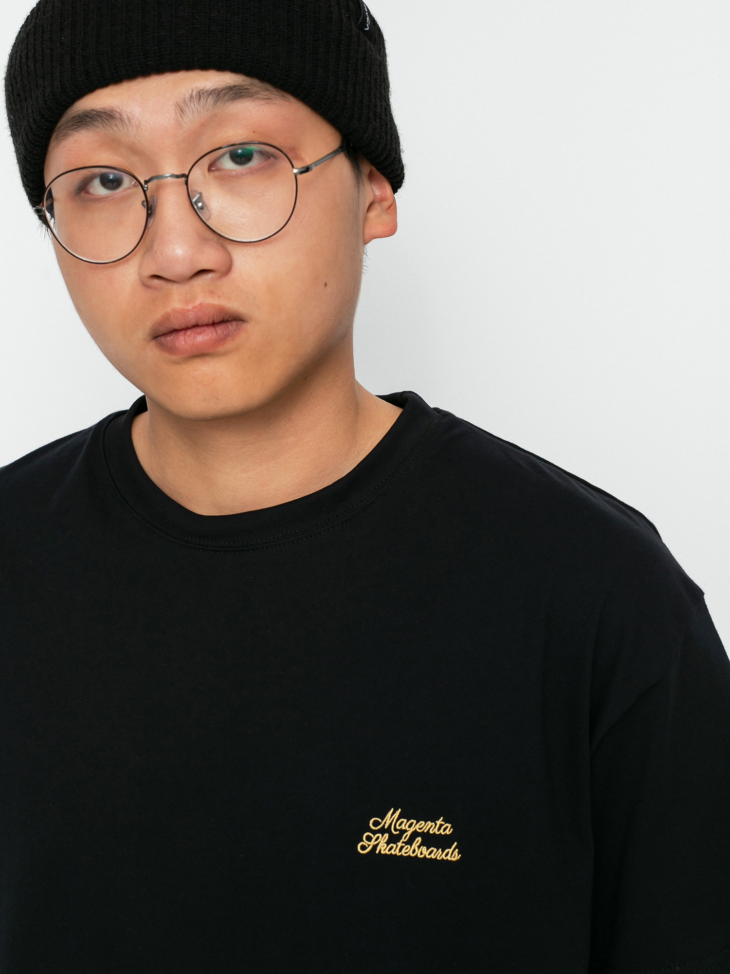 Magenta Botticelli Plant T-shirt (black)