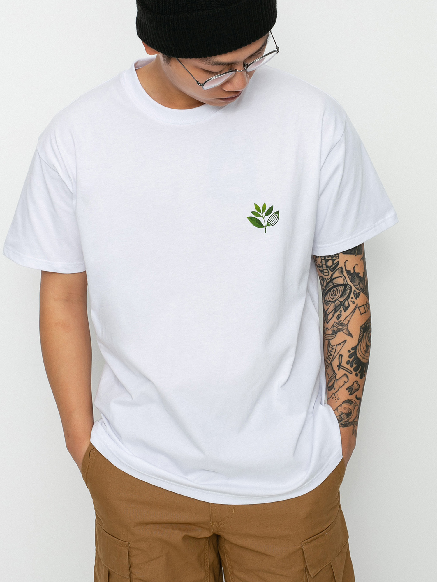 Magenta True Leaf T-shirt (white)