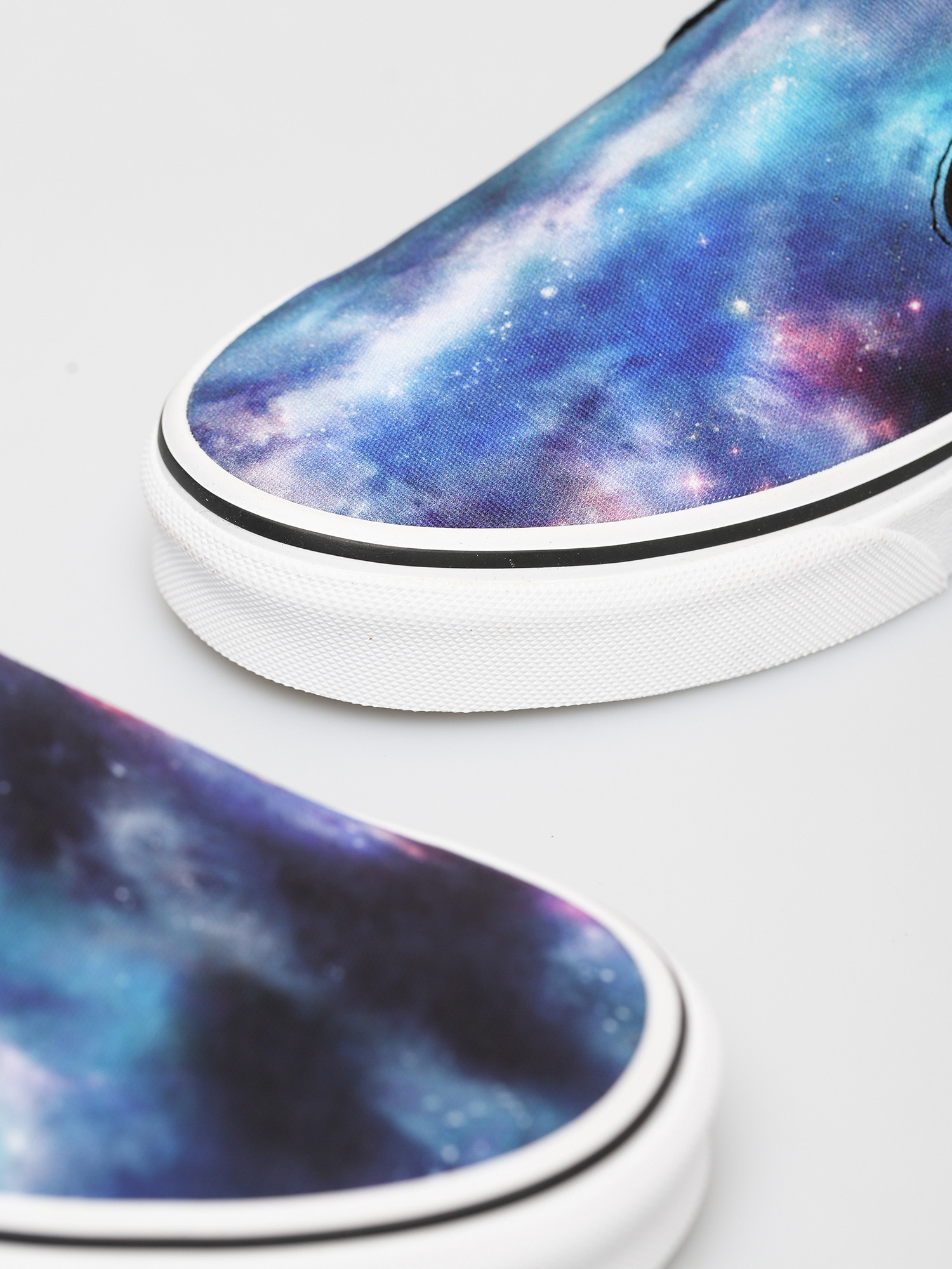 Vans Classic Slip On Shoes (galaxy black/true white)