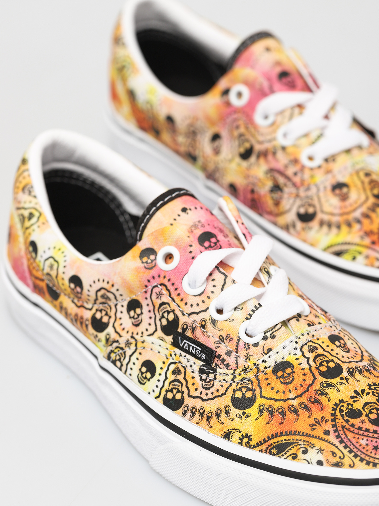 Vans Era Shoes (bandana tie dye/orange)