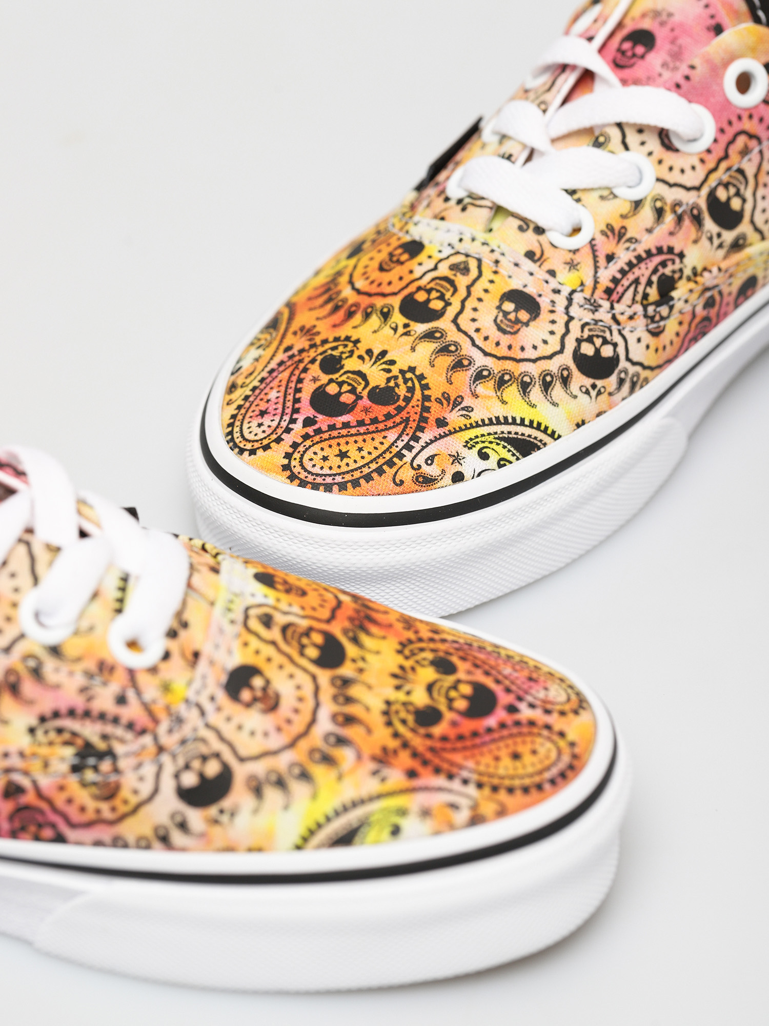 Vans Era Shoes (bandana tie dye/orange)