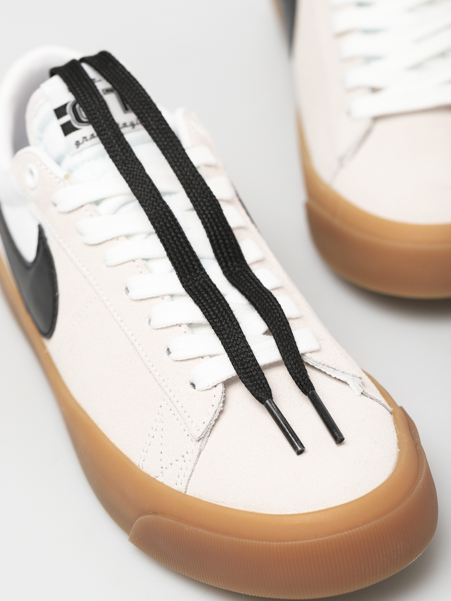 Nike SB Zoom Blazer Low Pro Gt Shoes (white/black white white)
