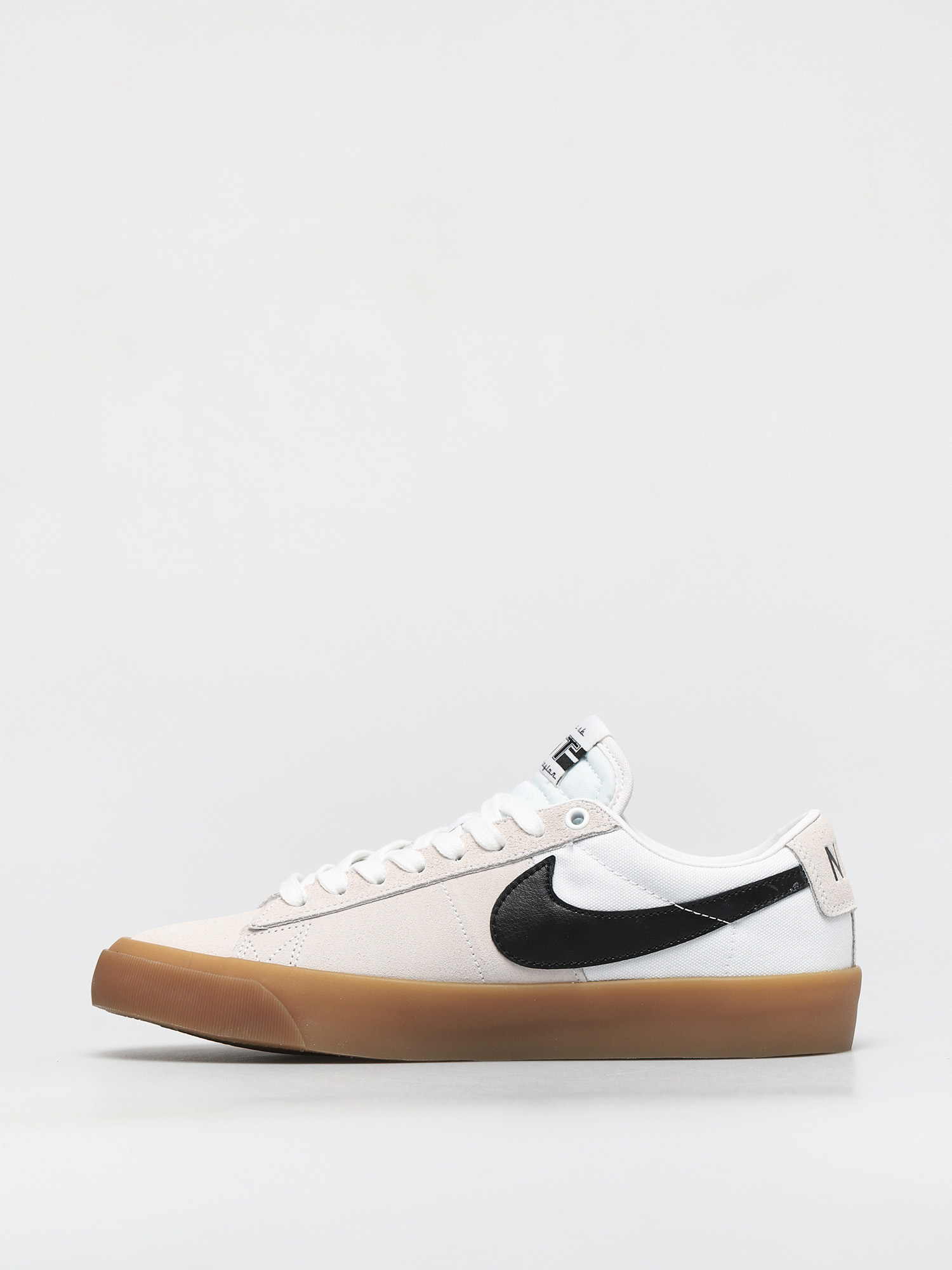 Nike blazer shop low white gum