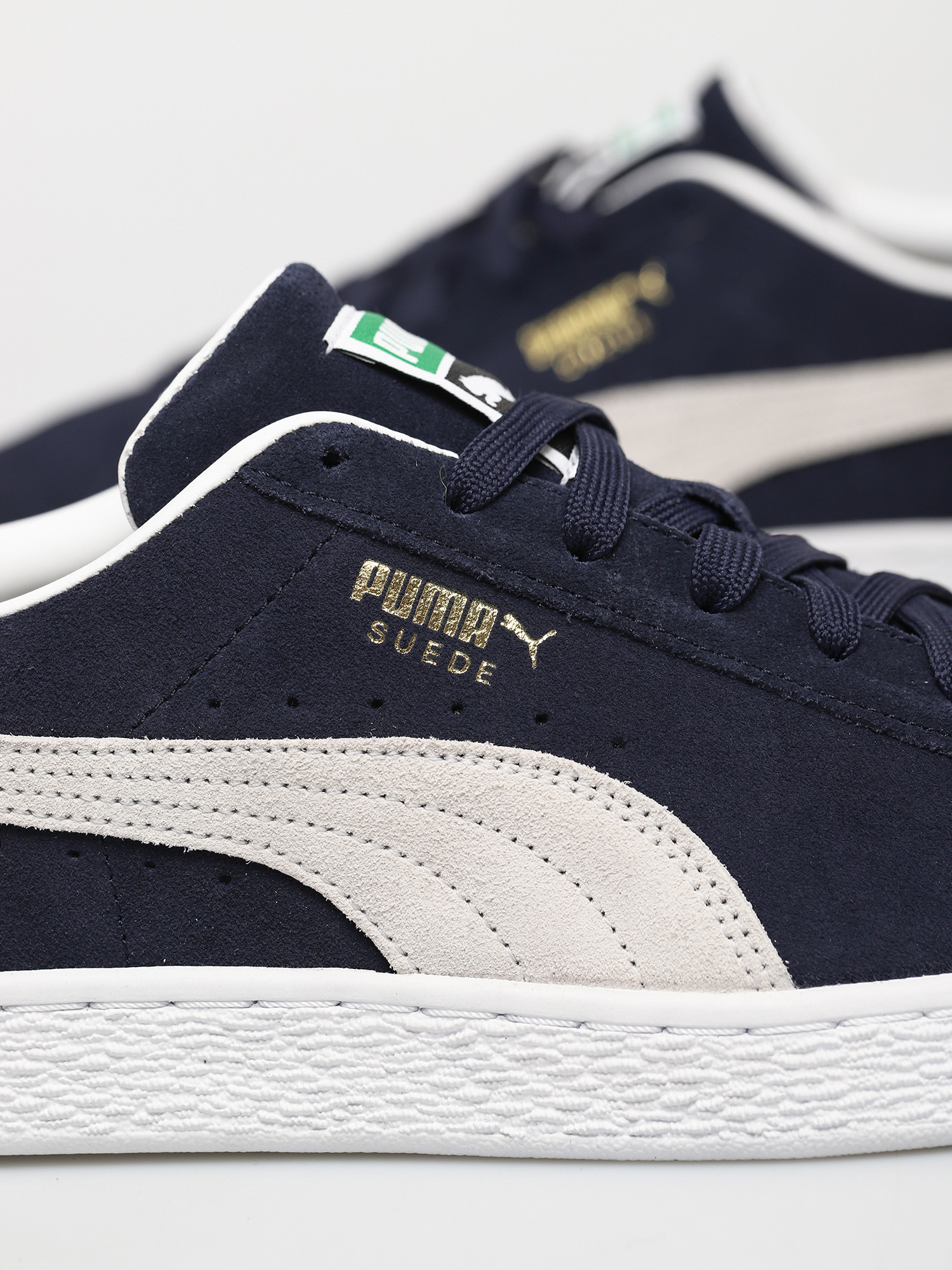 Puma Suede Classic XXI Shoes (black)