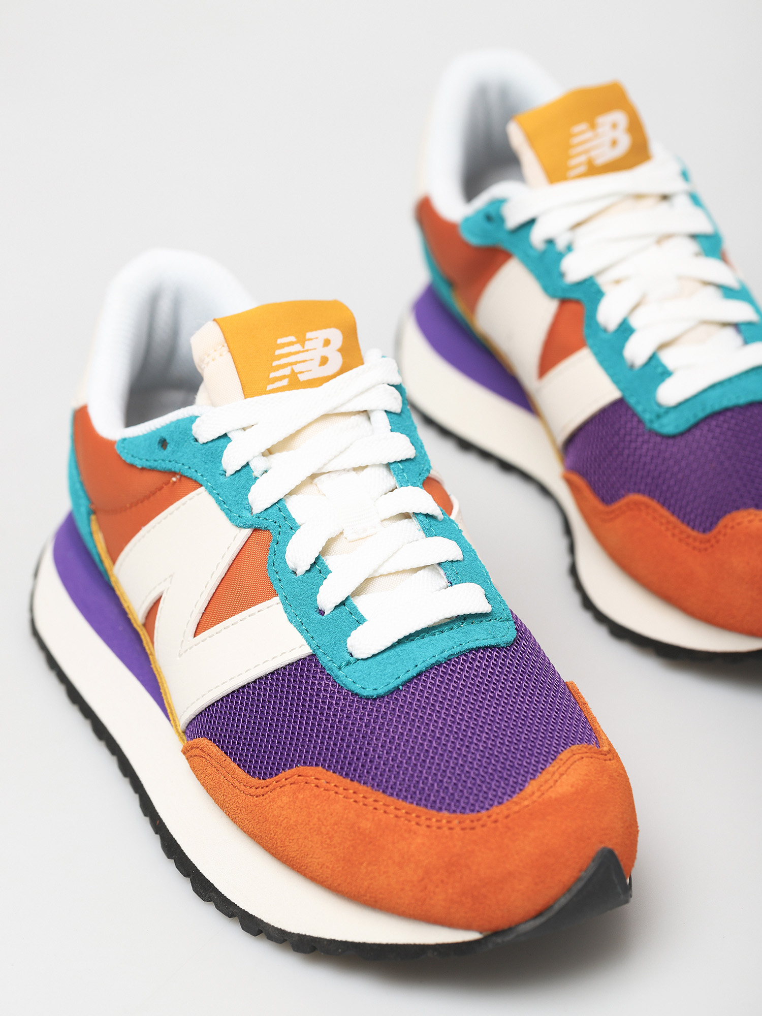 New Balance 237 Shoes Wmn (vintage orange)