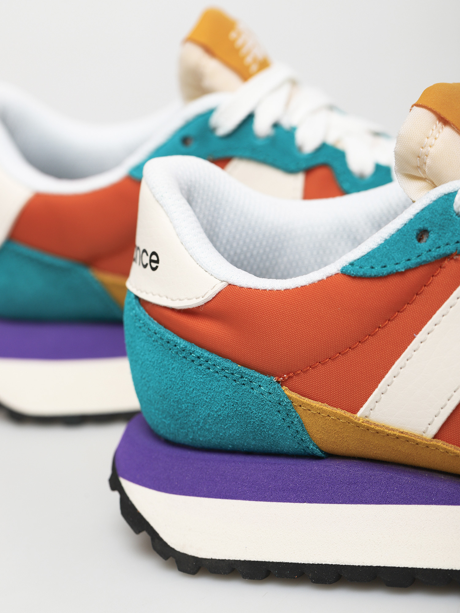 New Balance 237 Shoes Wmn (vintage orange)