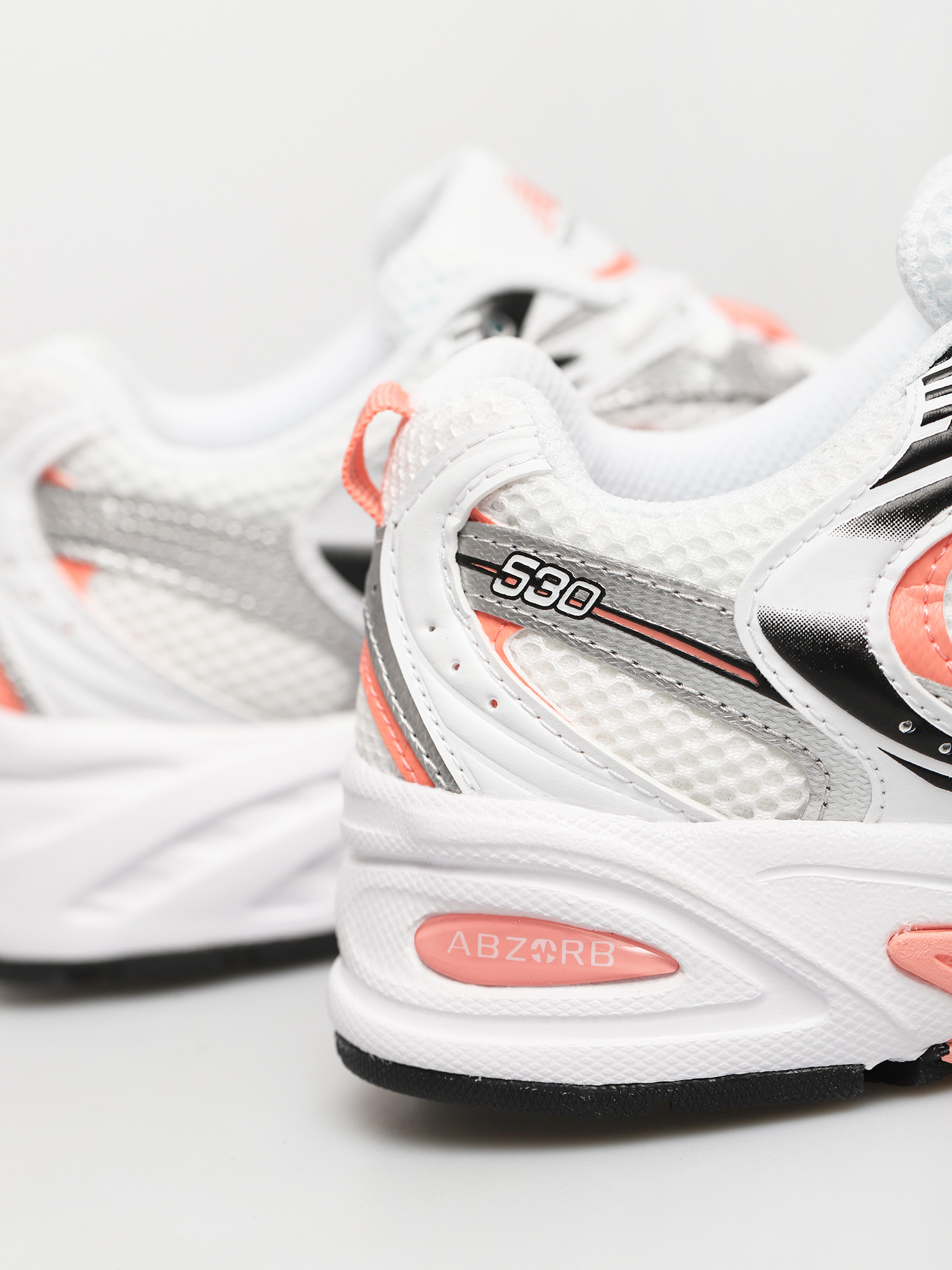 New Balance 530 Shoes (munsell white/paradise pink)