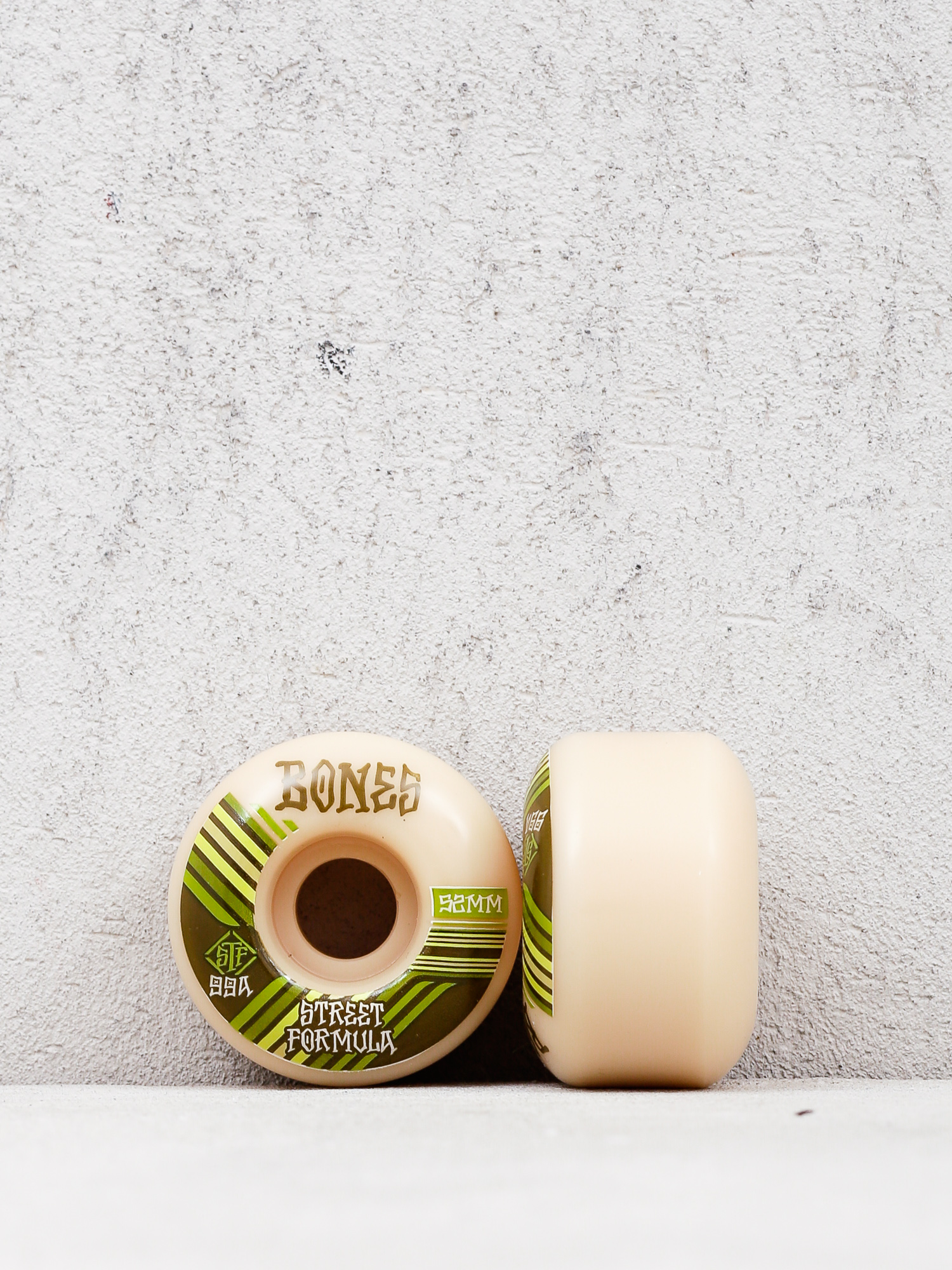 Bones Retros STF V4 Wide 99A Rollen (white)